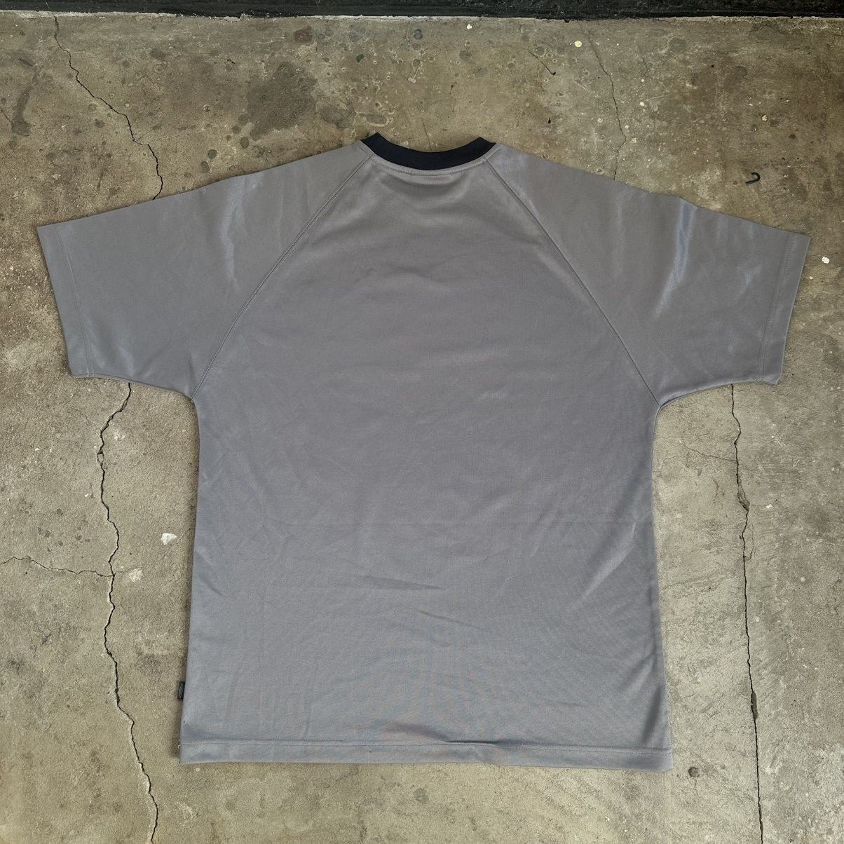 Umbro Vintage Umbro t shirt big logo 90s Size US M / EU 48-50 / 2 - 7 Thumbnail
