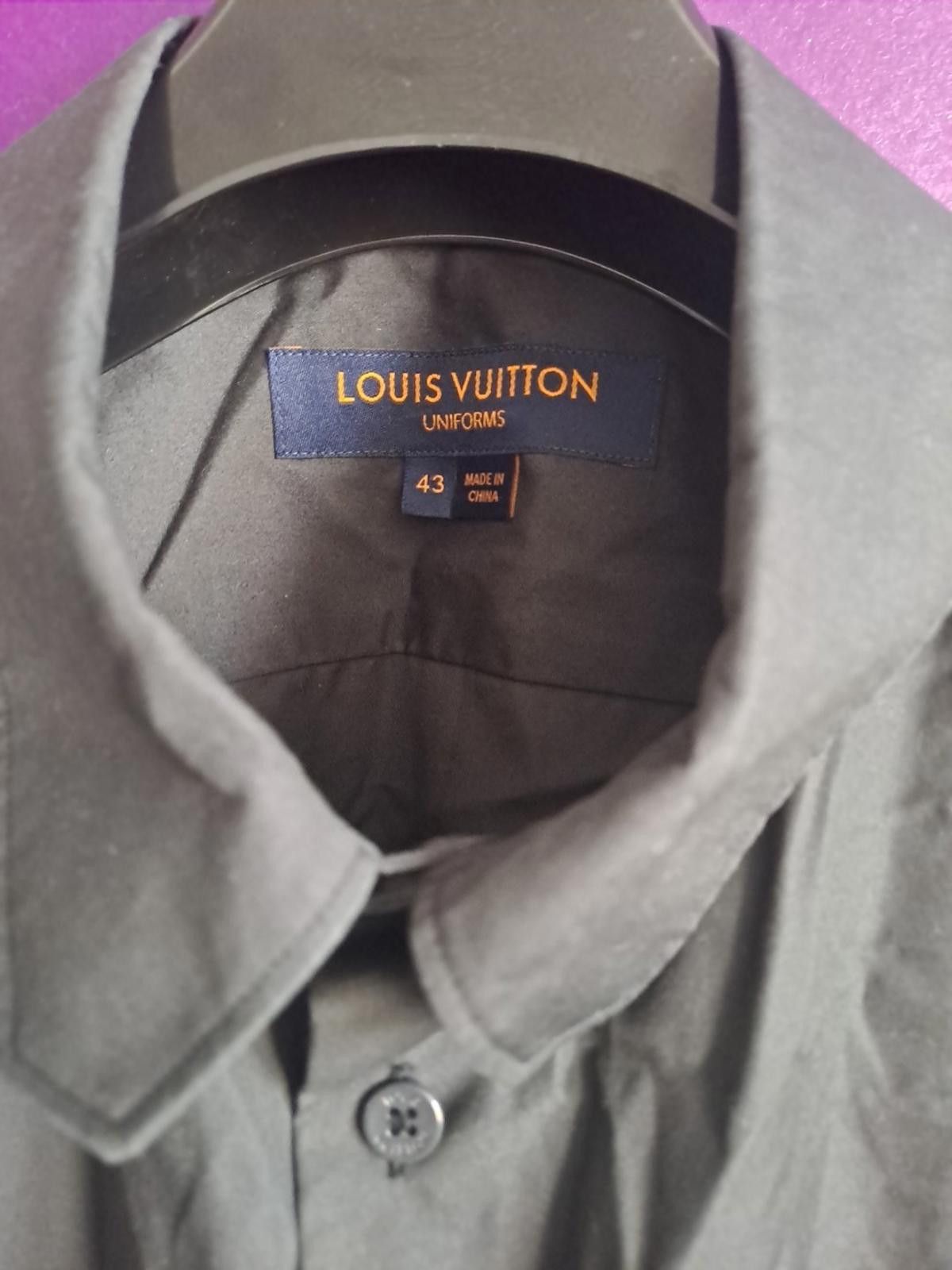 Louis Vuitton Louis Vuitton Uniforms Mens Black Cotton Shirt Size 16.5/43 Size US L / EU 52-54 / 3 - 3 Thumbnail