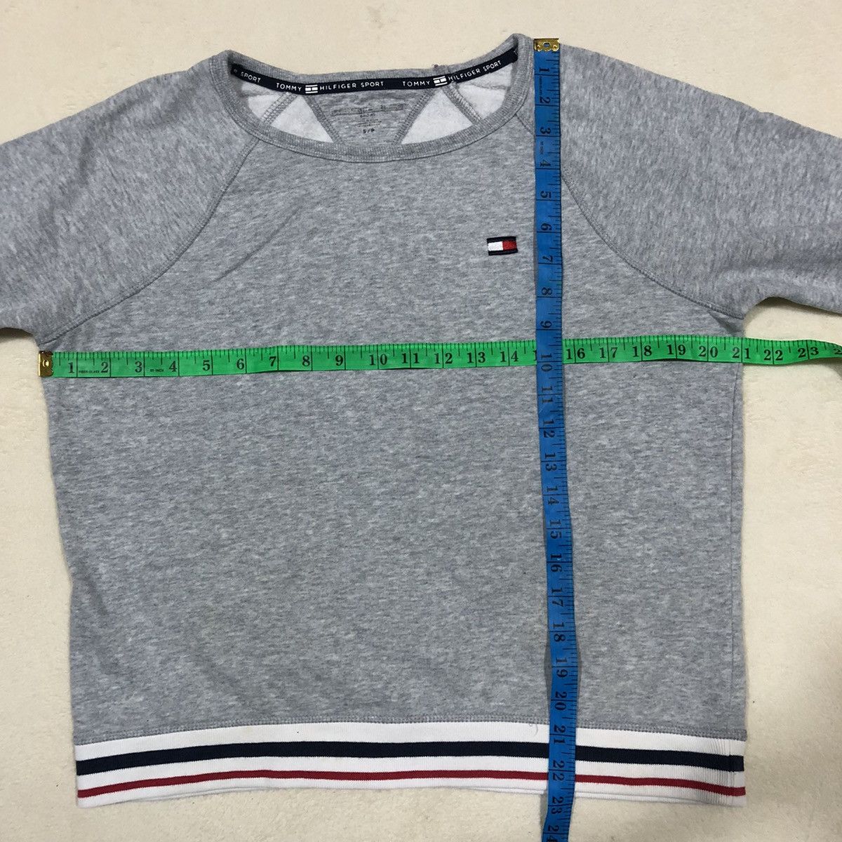 Japanese Brand × Tommy Hilfiger TOMMY HILFIGER Small Embroidered Logo Sweatshirt Size S / US 4 / IT 40 - 13 Thumbnail