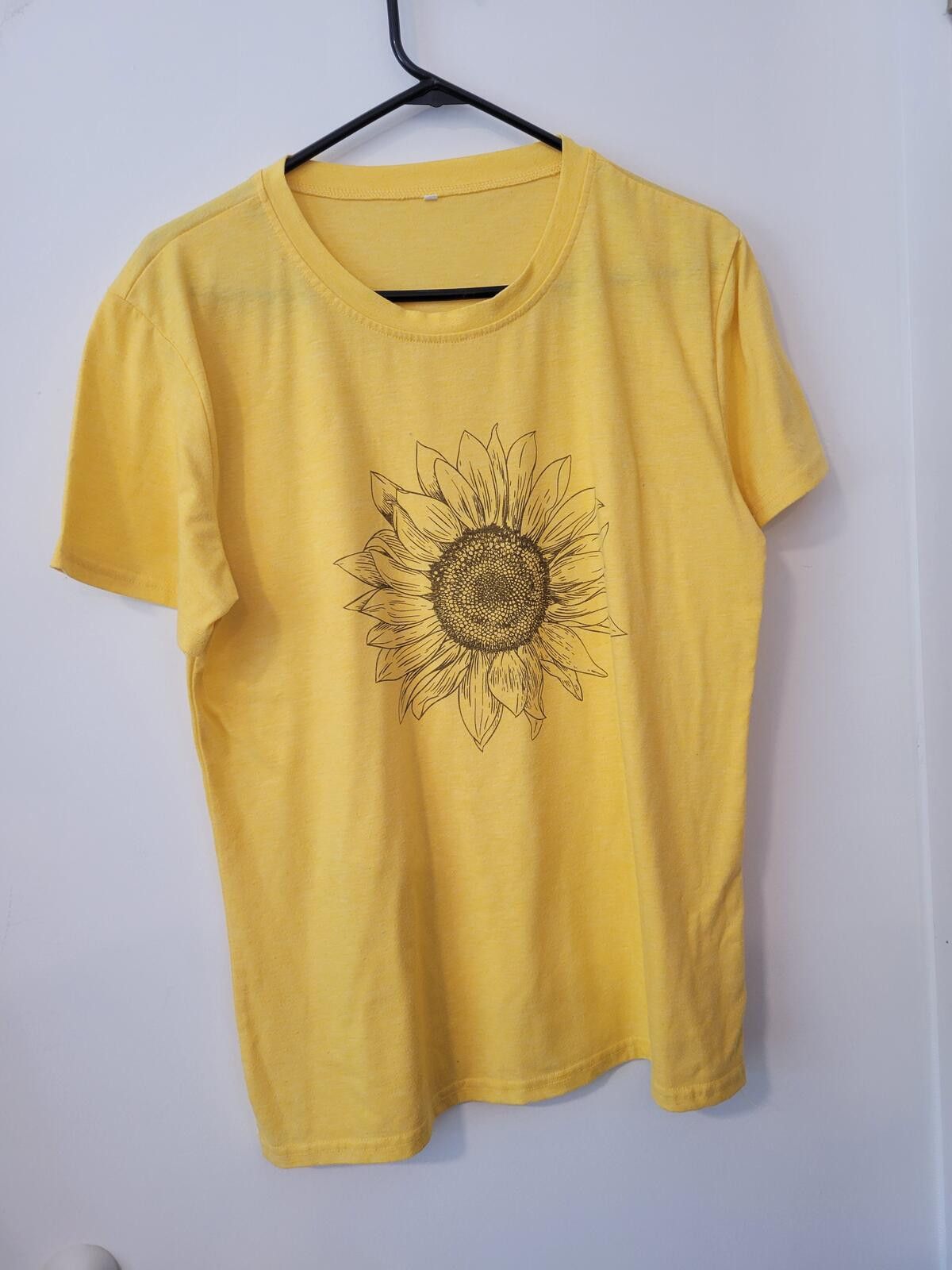 Unknown London Yellow Sunflower Graphic T-Shirt Size L / US 10 / IT 46 - 1 Thumbnail