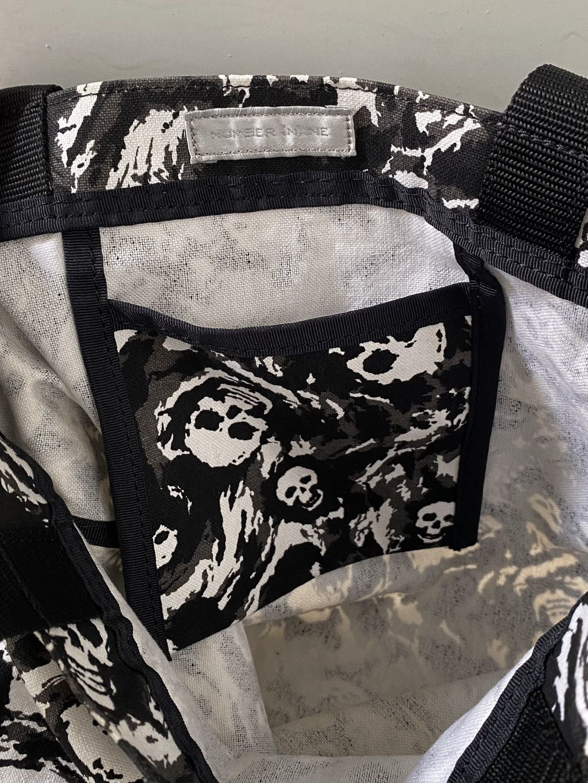 Number (N)ine Number (N)ine SS01 Skull Tote Bag Size ONE SIZE - 4 Thumbnail