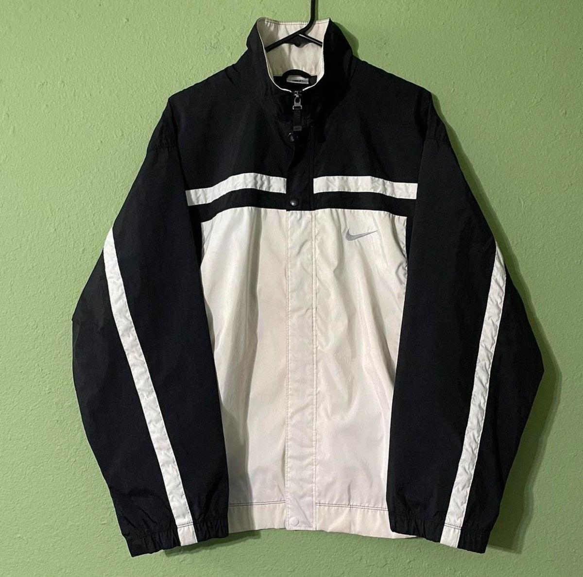Nike Vintage wind breaker Size US L / EU 52-54 / 3 - 1 Thumbnail