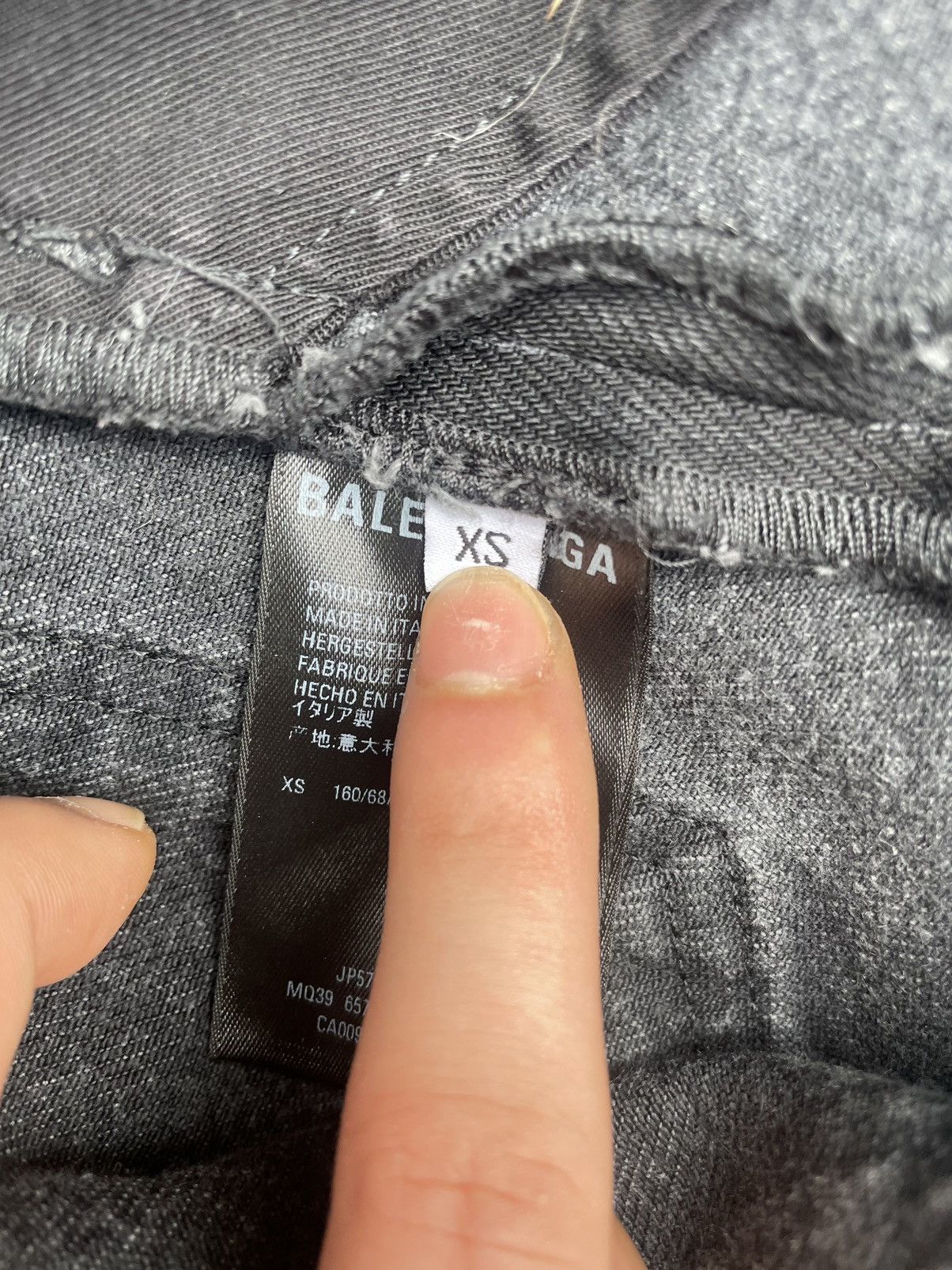 Balenciaga FW22 Lost Tape Oversized Denim Shorts Size US 33 - 6 Thumbnail