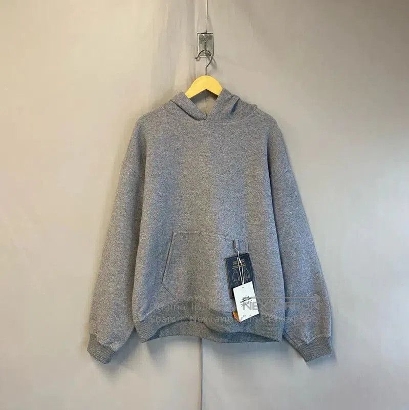 Louis Vuitton Louis Vuitton Gray Men's Hoodie Size L . Size US L / EU 52-54 / 3 - 1 Thumbnail