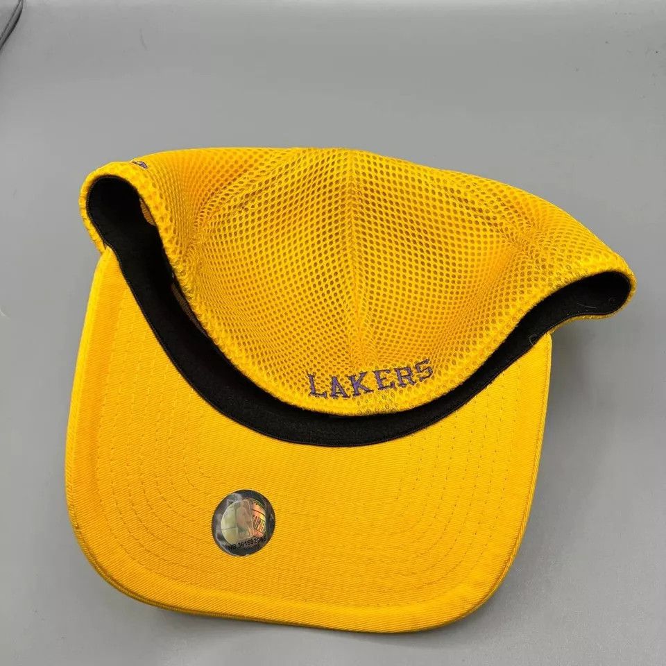 New Era LA Lakers Hat Men S-M 39Thirty New Era Stretch Fitted Cap Size ONE SIZE - 6 Thumbnail
