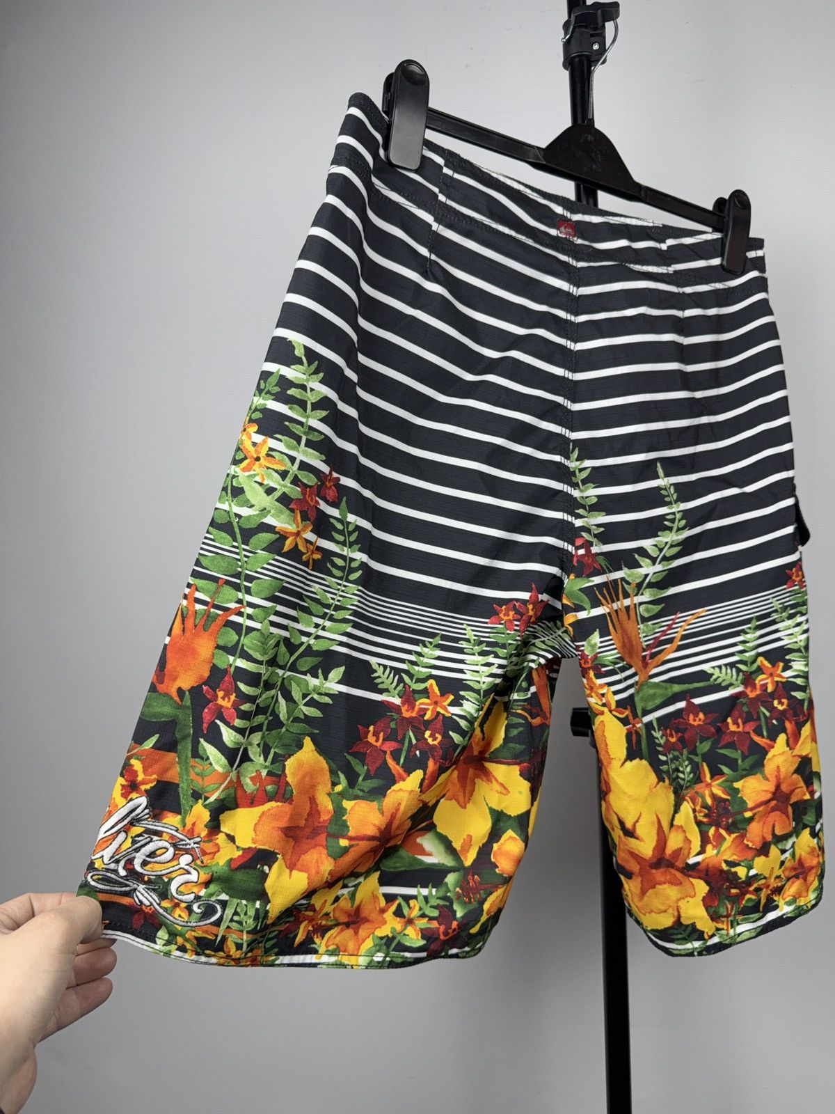 Quiksilver 00s Quiksilver Tropical Floral Surf Board Shorts Size 34 Size US 34 / EU 50 - 9 Thumbnail