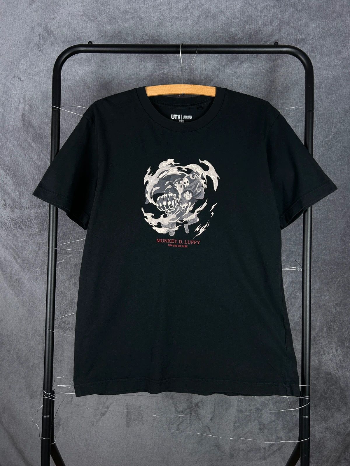 One Piece × Uniqlo One Piece x Uniqlo Monkey Luffy black tee anime big logo Size US S / EU 44-46 / 1 - 1 Thumbnail