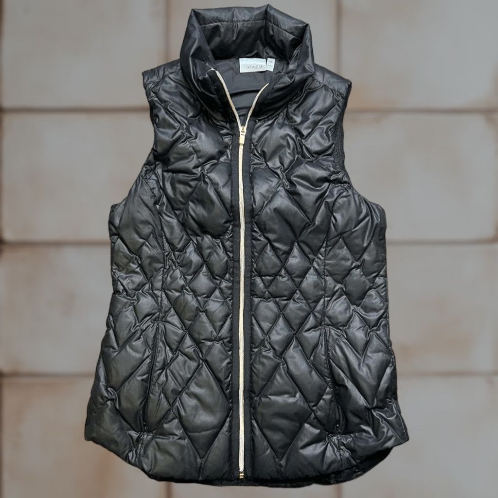 Athleta VINTAGE Athleta goose down Vest Womens XS Black Quilted Zipper Pocket Insulated Down Puffer Quilt Adult? Size XS / US 0-2 / IT 36-38 - 1 Thumbnail