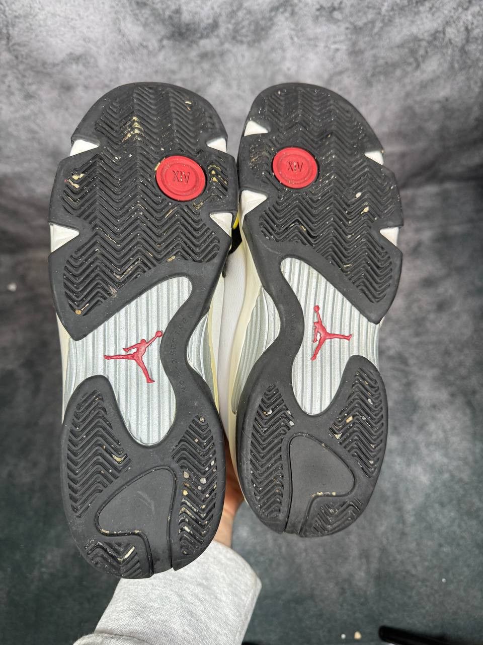 Jordan Brand Size 6.5Y | Jordan 12 Black Toe With Box| Pre-Owned Size US 8.5 / IT 38.5 - 5 Thumbnail
