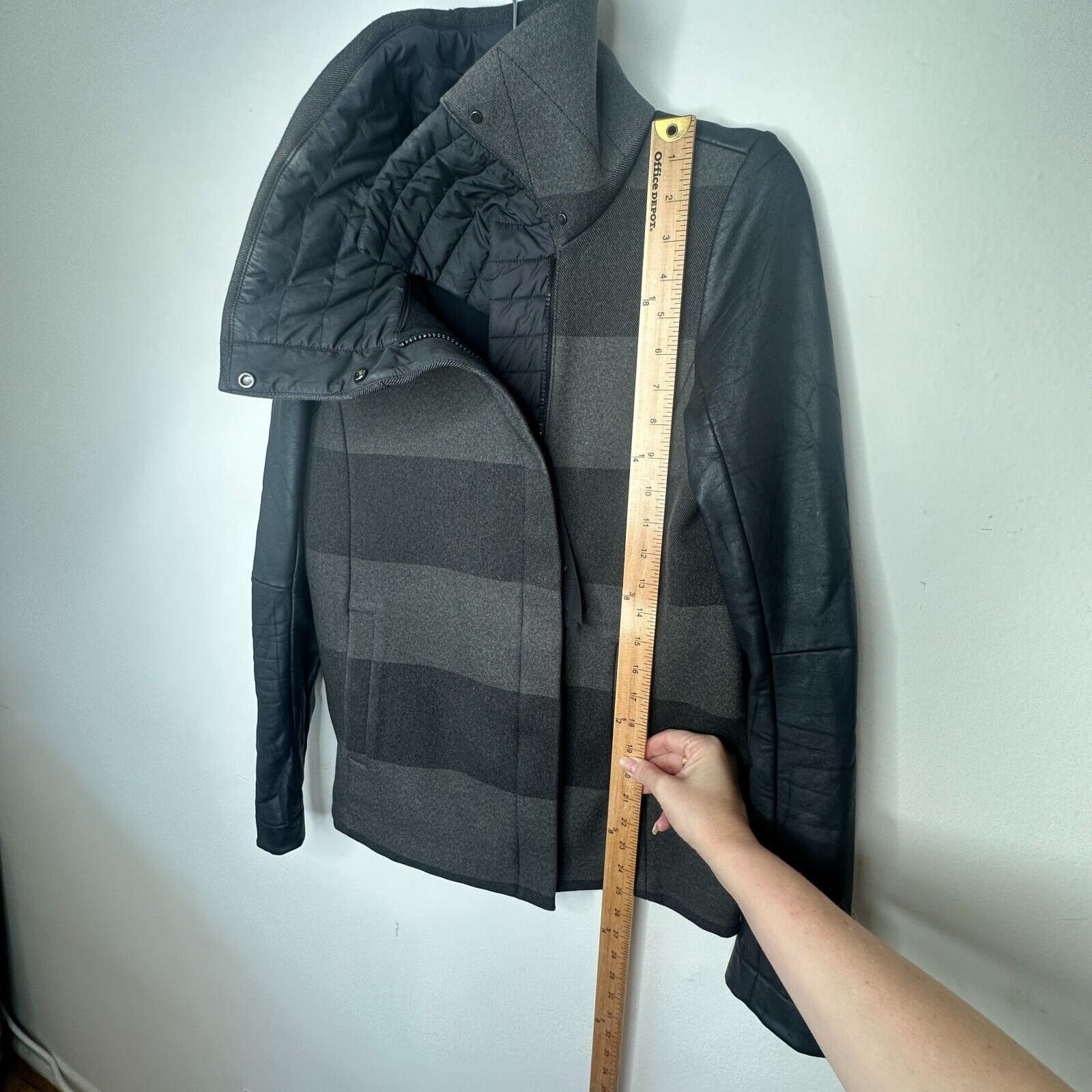 Lululemon Lululemon Sweet Life Black & Gray Stripe Biker Jacket 4 Size S / US 4 / IT 40 - 12 Thumbnail