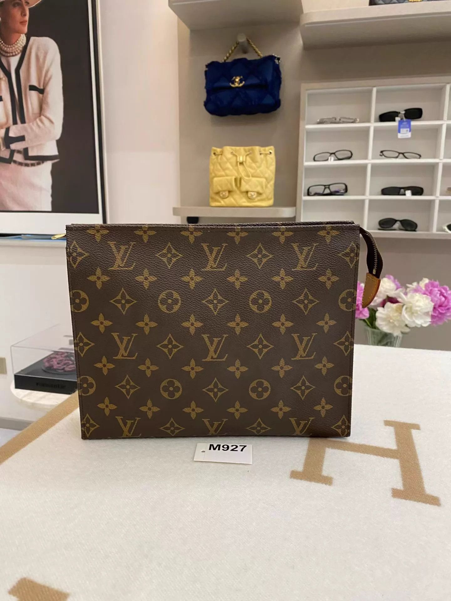Louis Vuitton LV Monogram 26 Clutches Pouch 16M927 GC 25x20x5.5 Size ONE SIZE - 3 Thumbnail