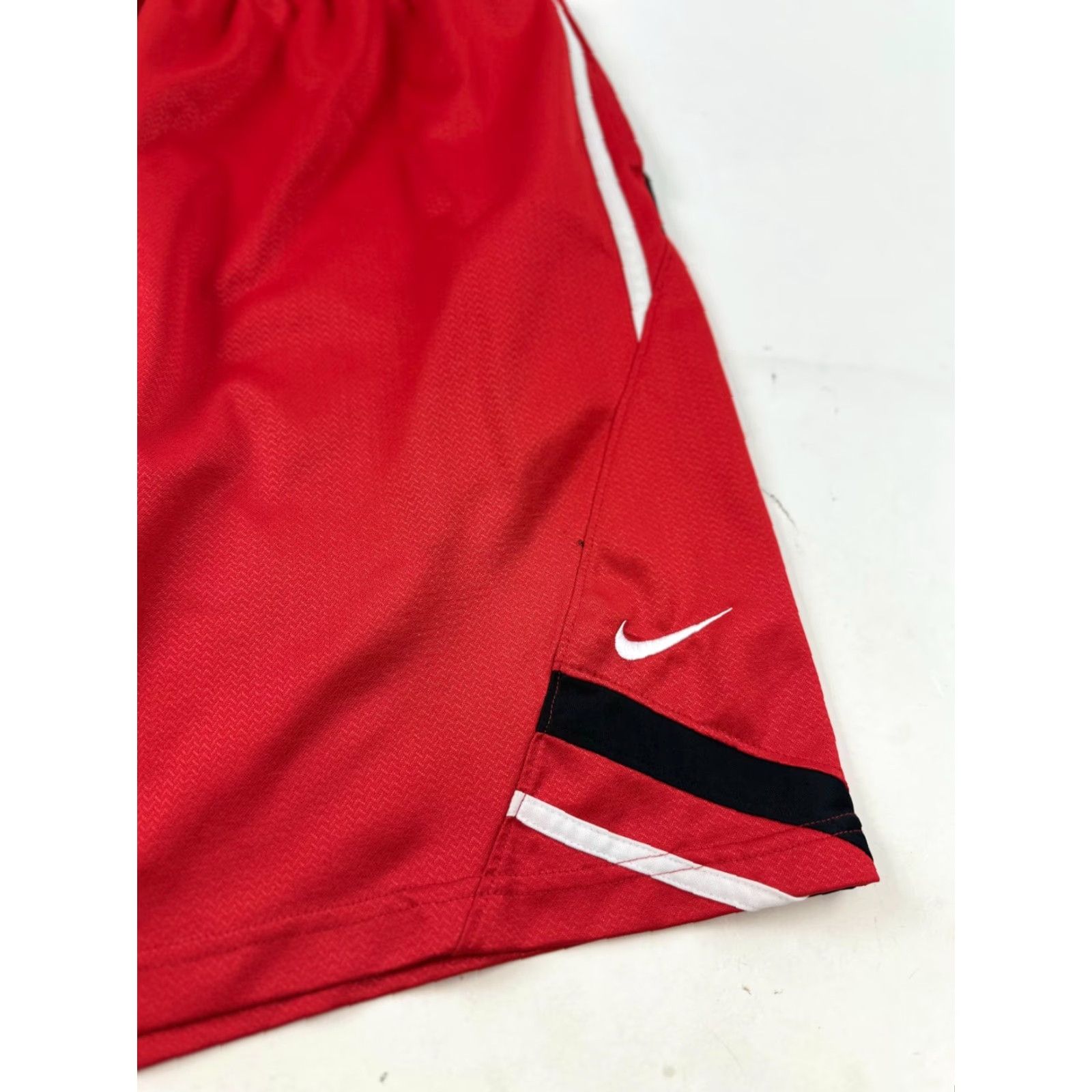 Nike Nike Shorts Mens Large Red Dri-Fit Basketball Cross Training 646422-657 Fashion Athletic Pockets 9.25 Inseam Spring Summer Size US 33 - 5 Thumbnail