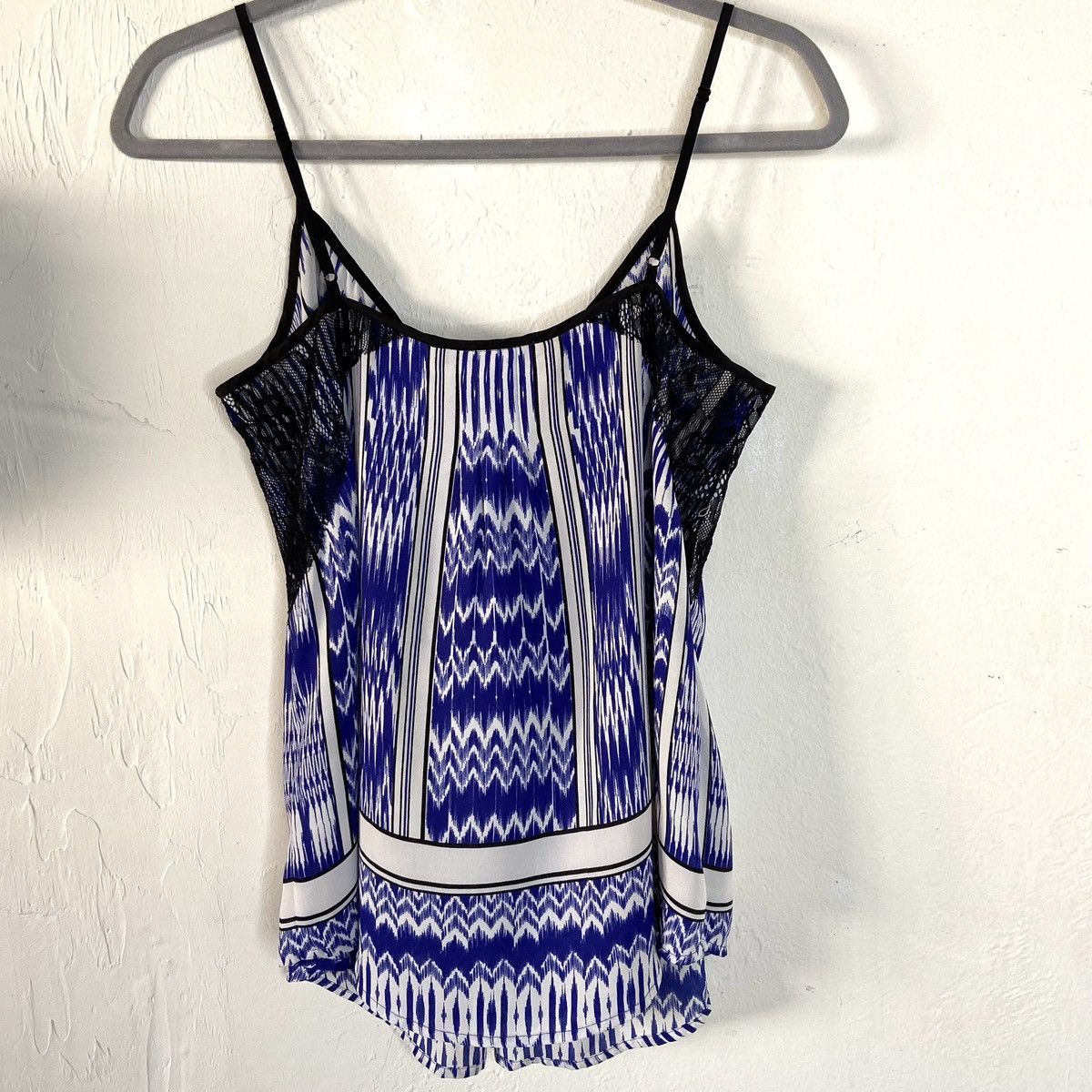 Other Flowy Silky Blue and White Patterned Lace Detail Top S Size S / US 4 / IT 40 - 2 Thumbnail
