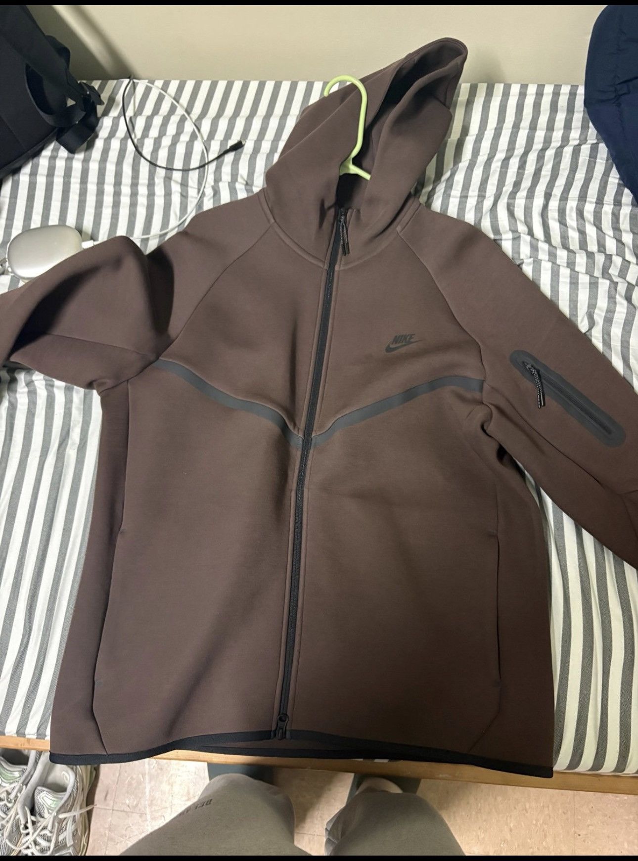 Nike Nike tech brand new size large Size US L / EU 52-54 / 3 - 1 Thumbnail
