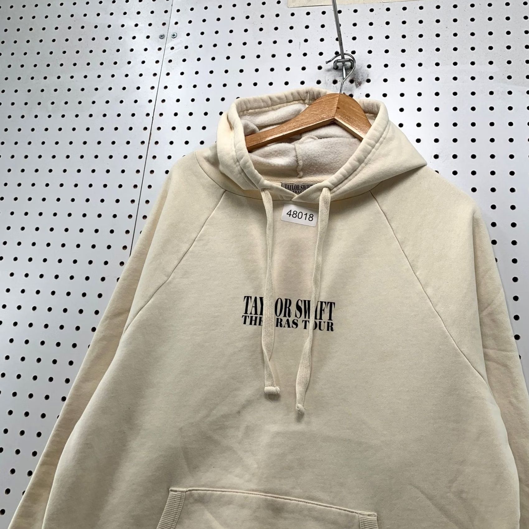 Vintage Taylor Swift Eras Tour Hoodie Sweatshirt Mens Small Beige Oversized Size US S / EU 44-46 / 1 - 6 Thumbnail