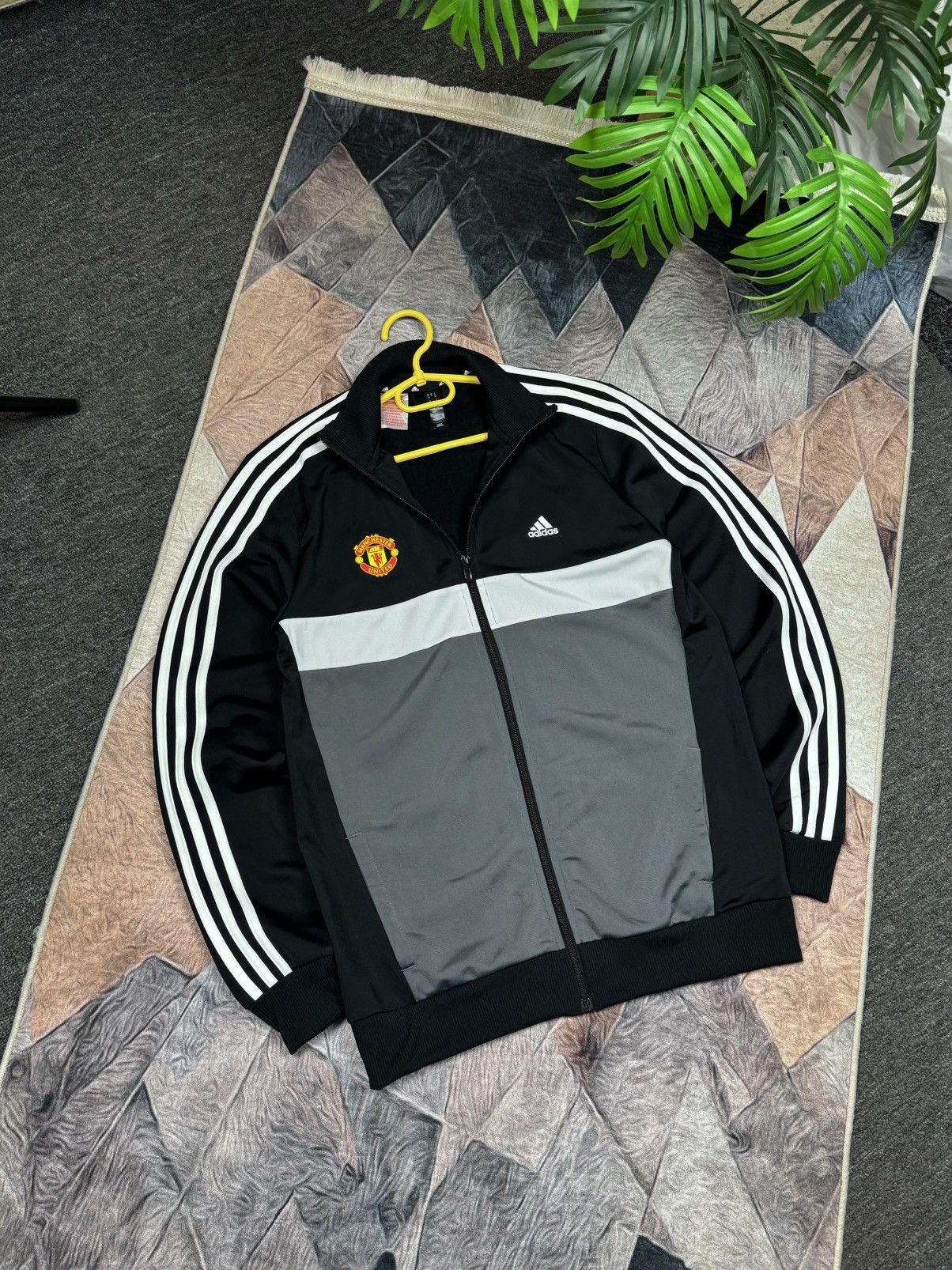 Adidas Adidas FC Machester United Football Jacket size M Size US M / EU 48-50 / 2 - 2 Thumbnail