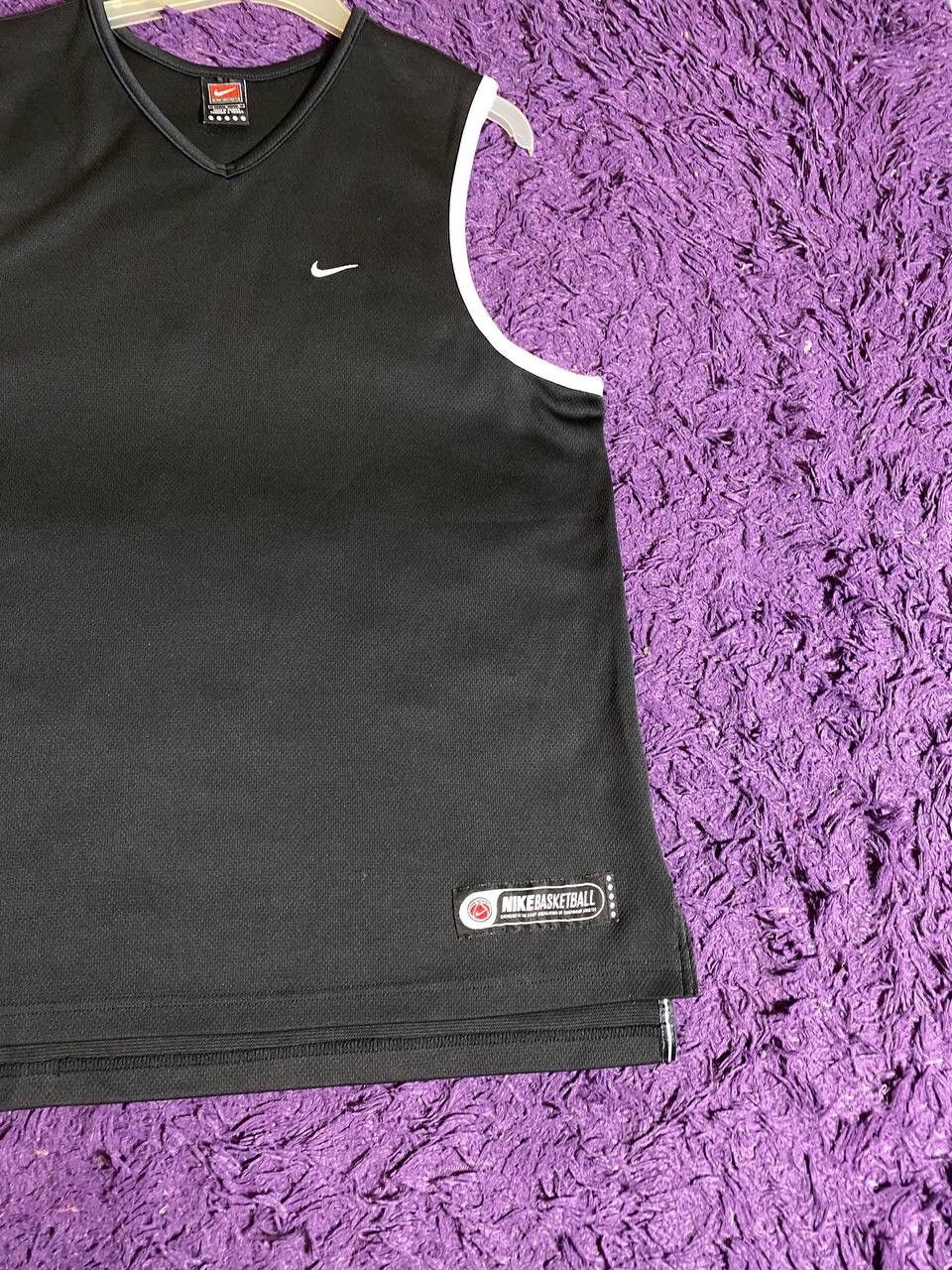 Nike Vintage Nike Big Graphic Logo Distressed 90’s tee Size US L / EU 52-54 / 3 - 12 Thumbnail