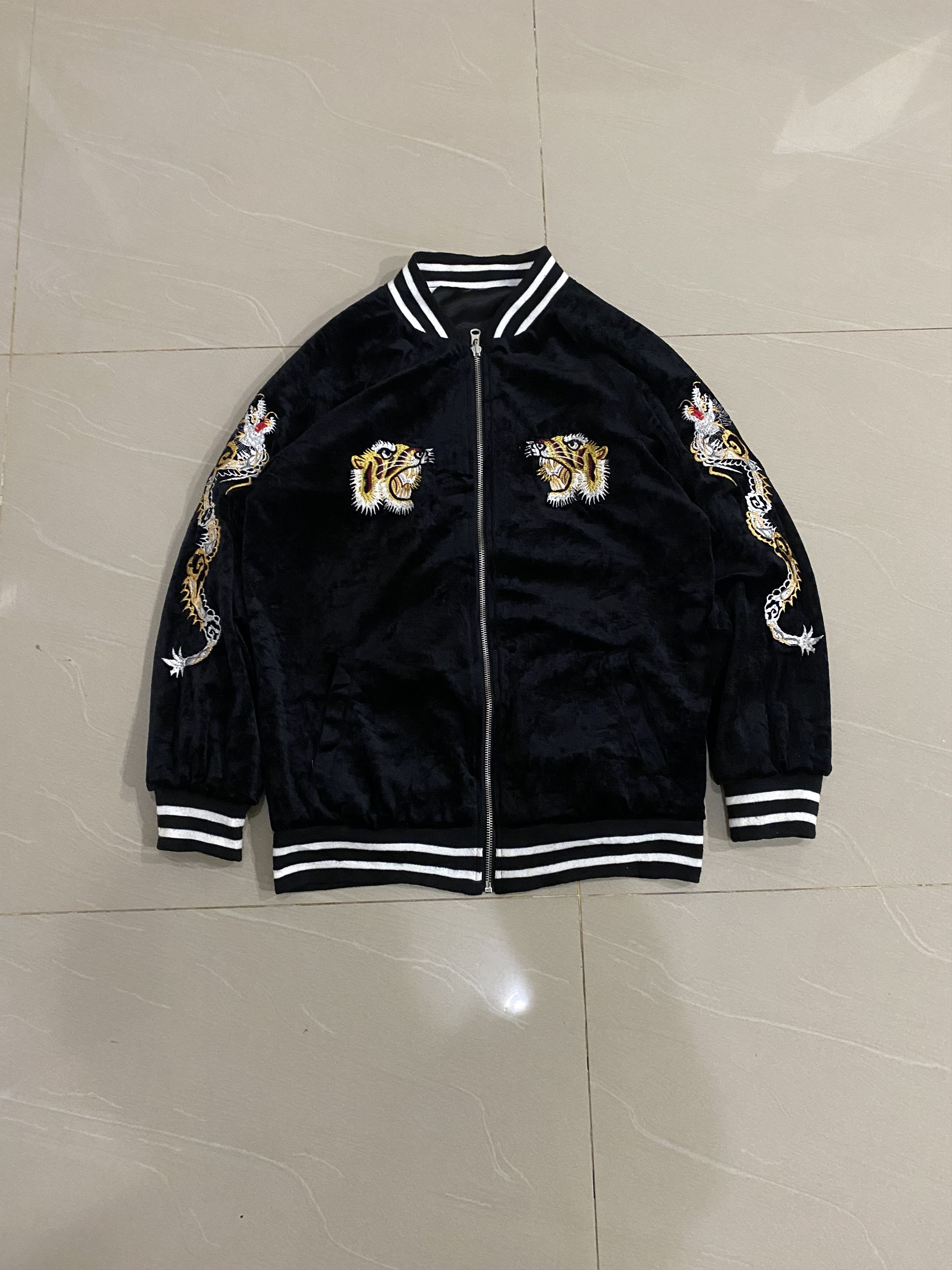 Japanese Brand Vintage Reversible Sukajan tiger dragon velvet kacket Size S / US 4 / IT 40 - 1 Thumbnail