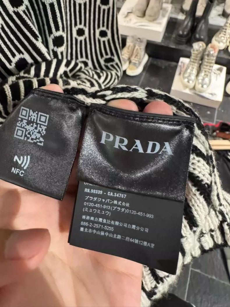 Prada Prada Black and White Triangular Cardigan shirt 2504-Nextar Size US L / EU 52-54 / 3 - 6 Thumbnail