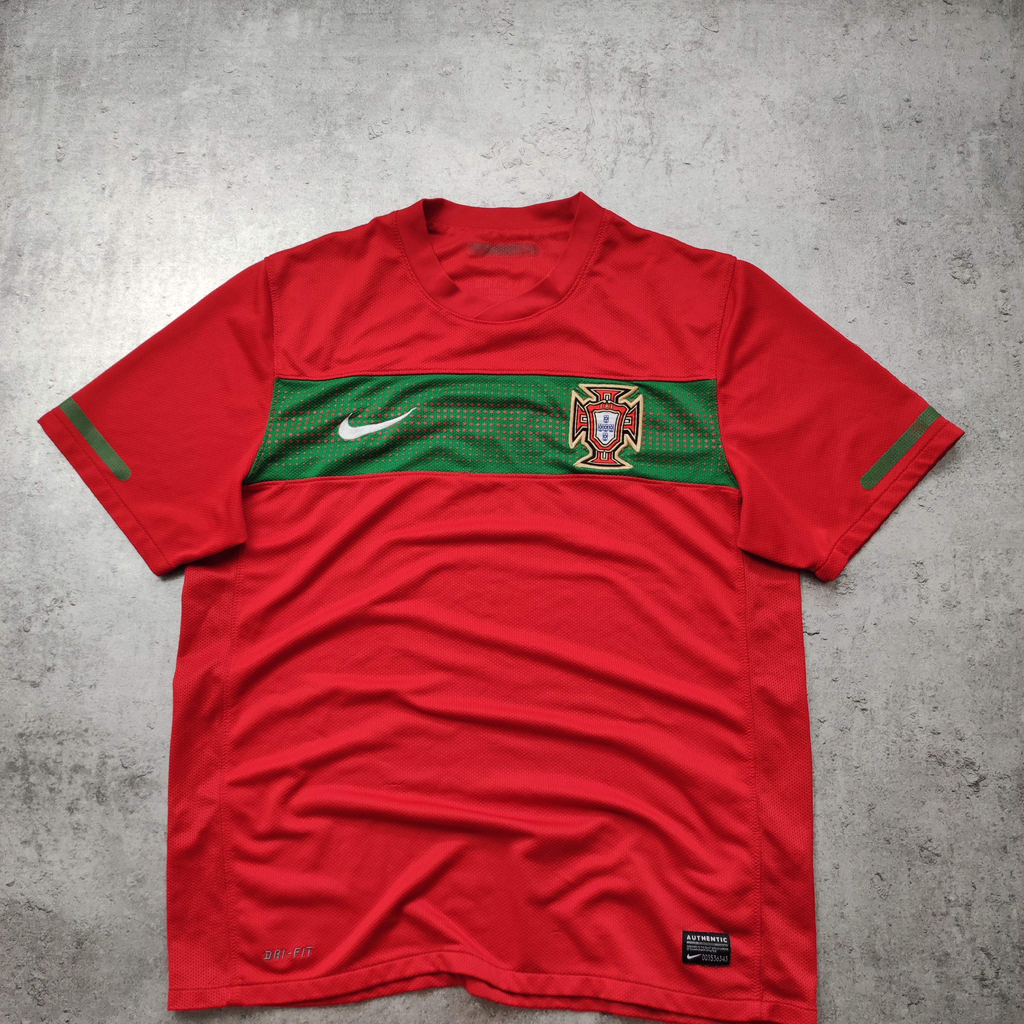 Nike RARE Portugal Football National Team x Nike 2011 Kit Size US M / EU 48-50 / 2 - 2 Thumbnail