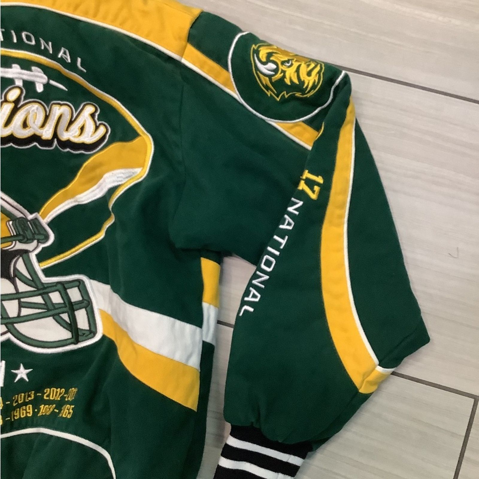 Ebbets Field Flannels NDSU Bison #17 Division champion Bomber Jacket Size US S / EU 44-46 / 1 - 8 Thumbnail