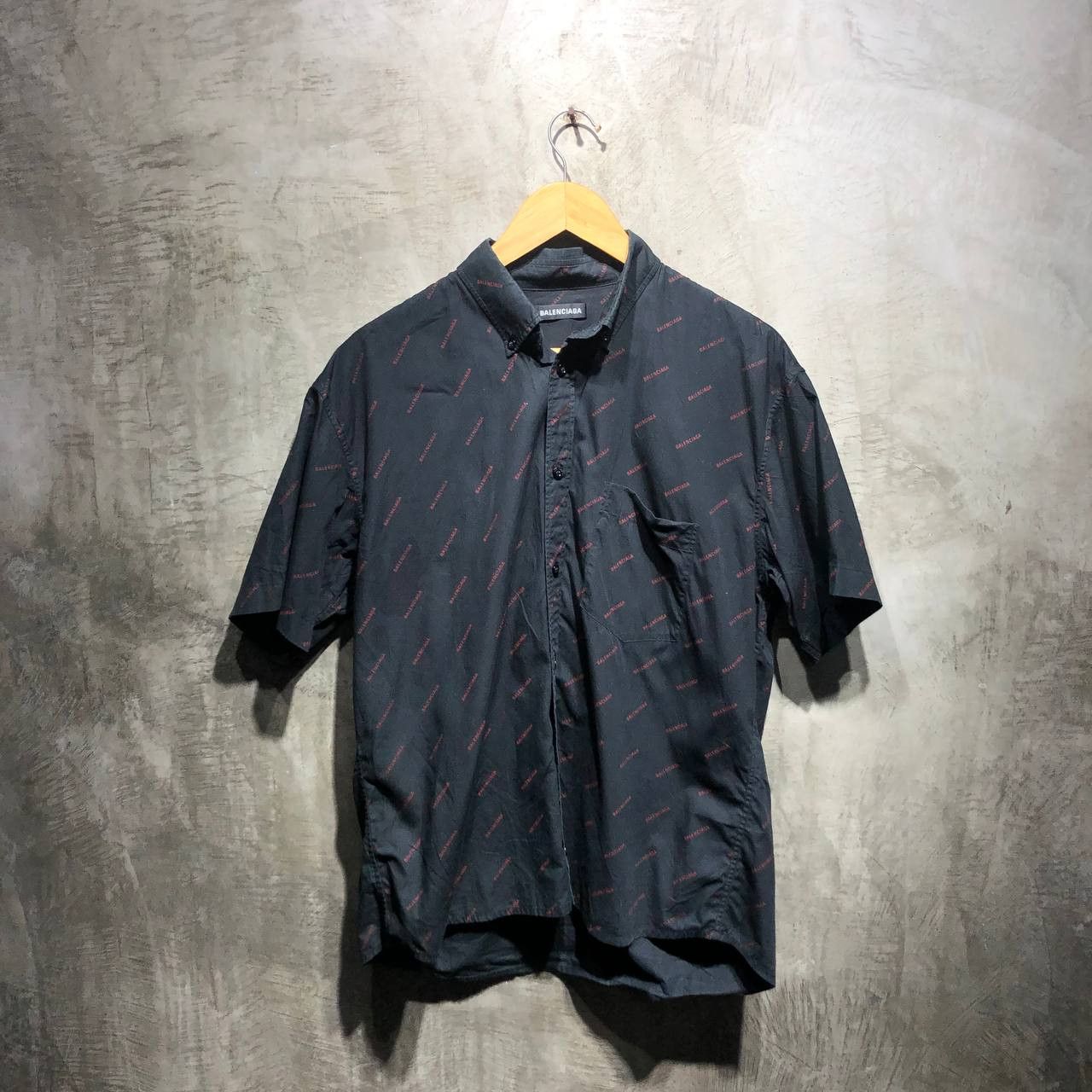 Balenciaga Balenciaga Logo all over print button down shirt Size US L / EU 52-54 / 3 - 1 Thumbnail