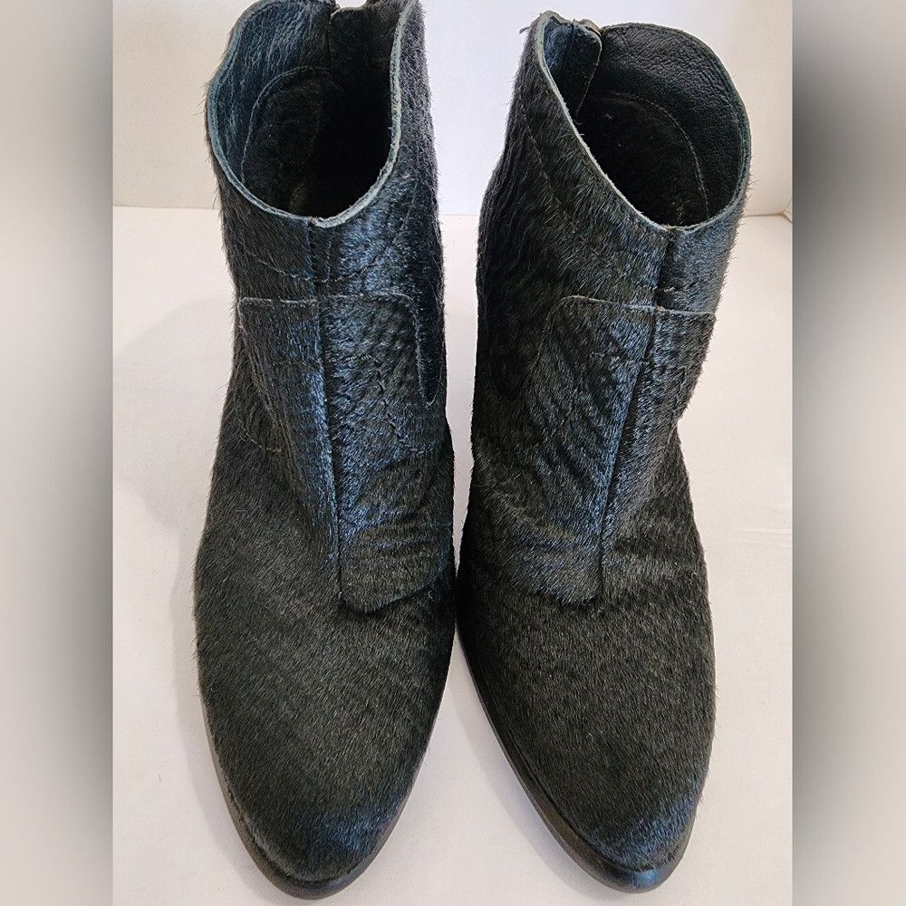 Ugg UGG Slate Black Snake Hair Textures Ankle Boots 6 Size US 6 / IT 36 - 7 Thumbnail