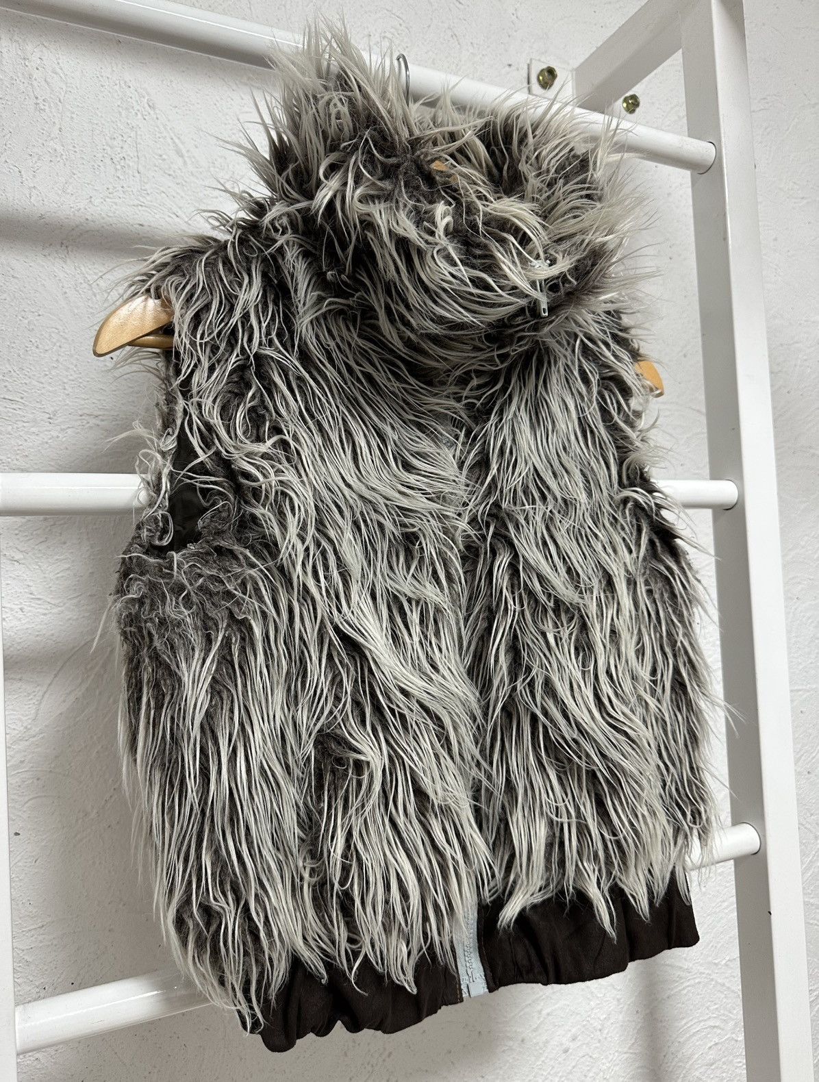 Hysteric Glamour Women’s Faux Fur Vest Size S Y2K 2000s Hysteric Glamour Size S / US 4 / IT 40 - 4 Thumbnail