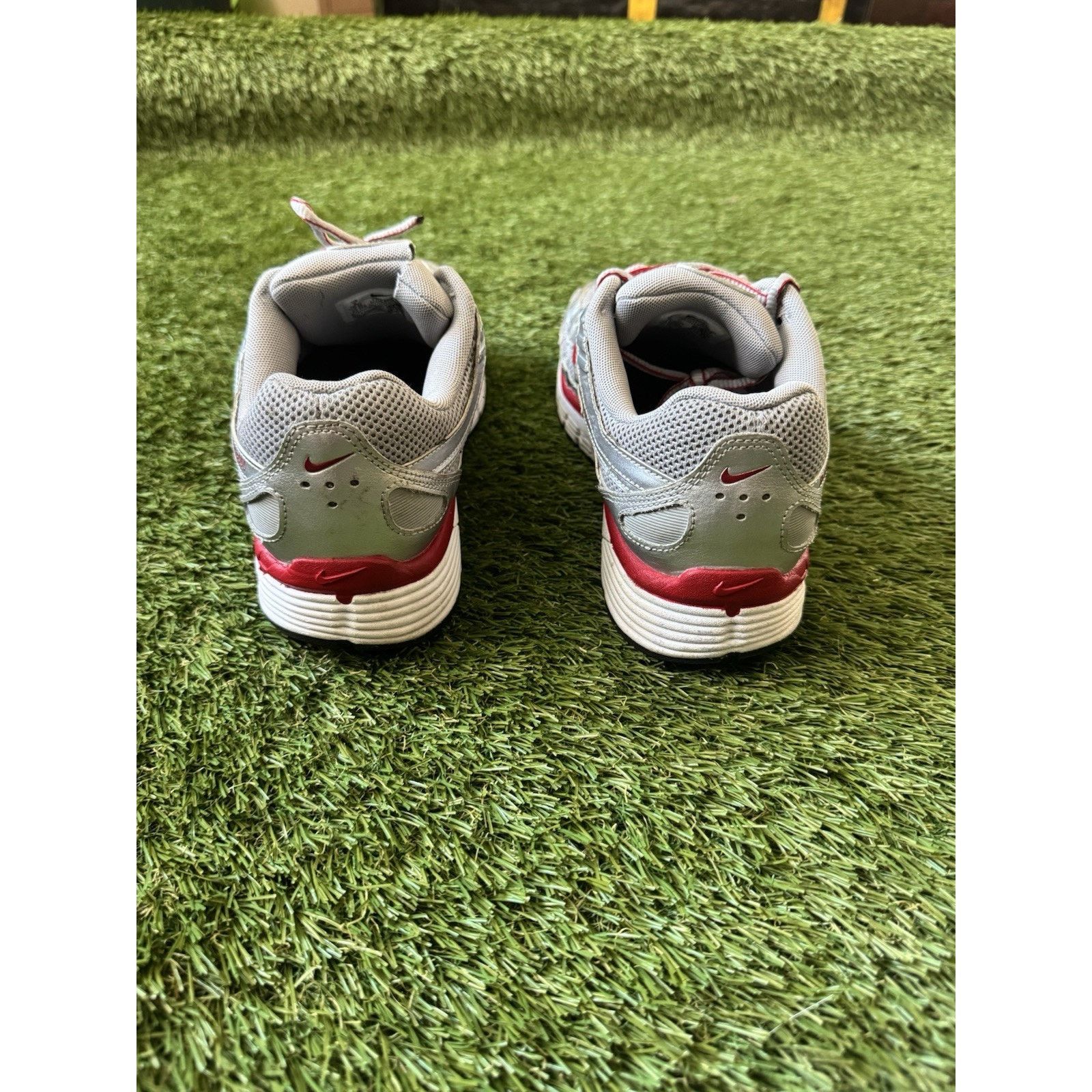 Nike Nike P-6000 Metallic Silver Gym Red Size 8 U.S. Men’s Size US 8 / EU 41 - 4 Thumbnail