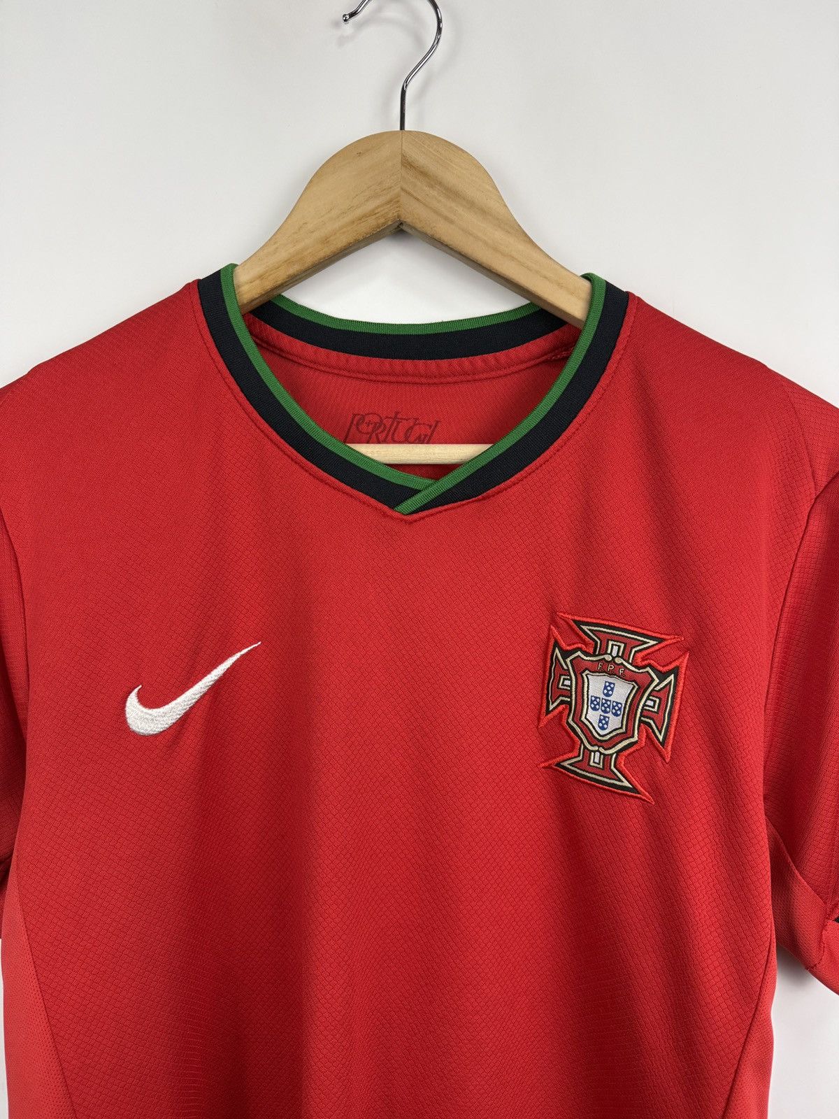 Nike 🇵🇹 Vintage 2024 Nike Portugal Soccer Home Jersey T-Shirt Y2K Size US S / EU 44-46 / 1 - 8 Thumbnail