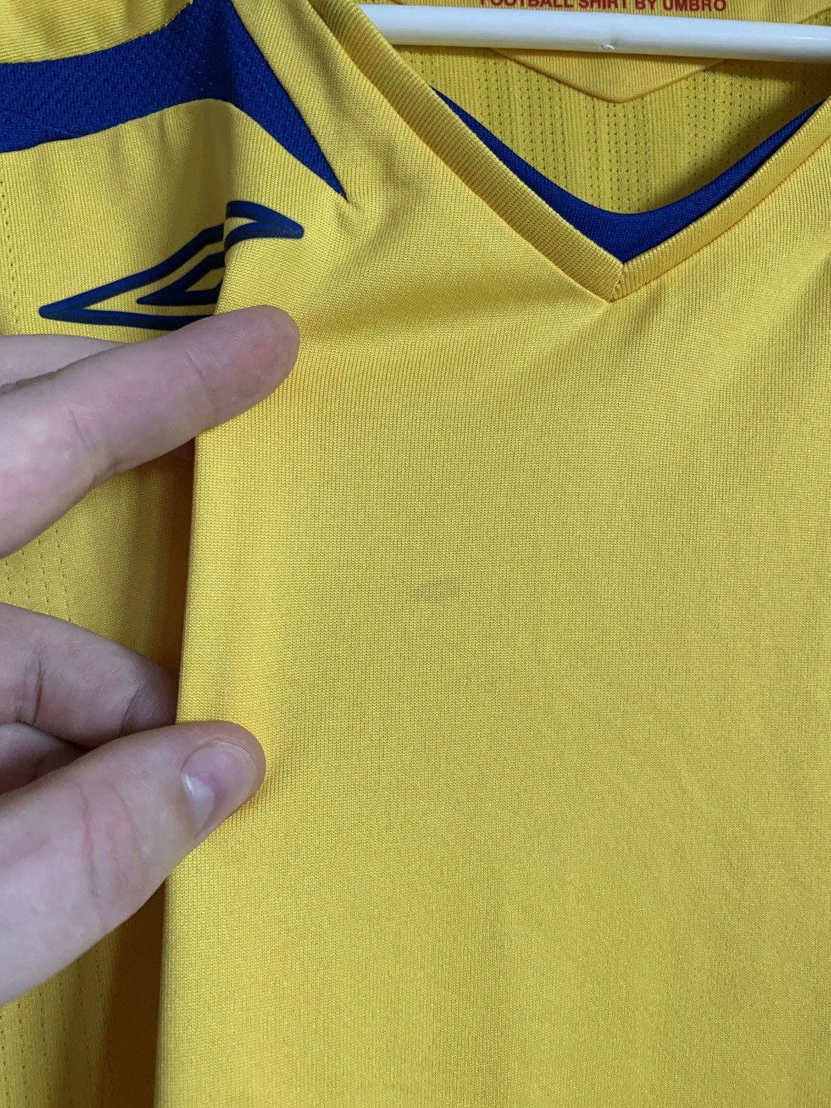 Umbro Sweden 2007 Home Football Shirt Umbro Soccer Jersey Vintage Size US XL / EU 56 / 4 - 6 Thumbnail
