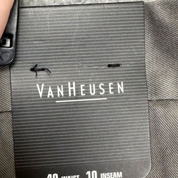 Van Heusen VINTAGE? No — Van Heusen Shorts Men 40 Grey 100% Cotton Khaki Chino Pleated Outdoor Pocket NEW Size US 40 / EU 56 - 2 Thumbnail