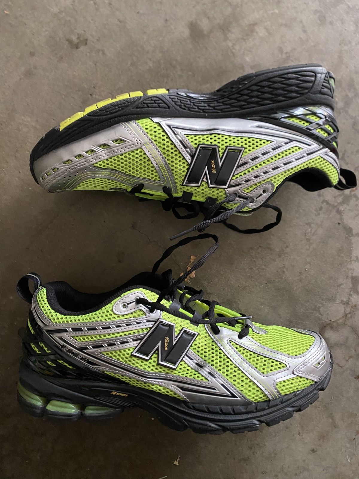 New Balance New Balance 1906R Volt Black Size US 11.5 / EU 44-45 - 2 Thumbnail