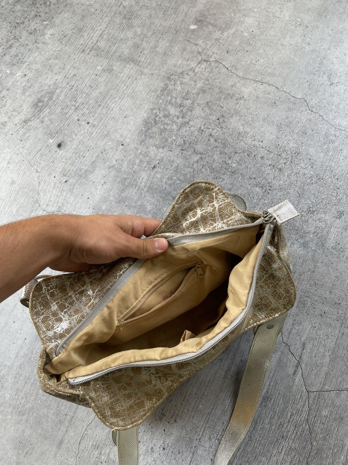 Guess Vintage Archival Rare Gold Guess STYLE Handbag Y2K Size ONE SIZE - 10 Thumbnail