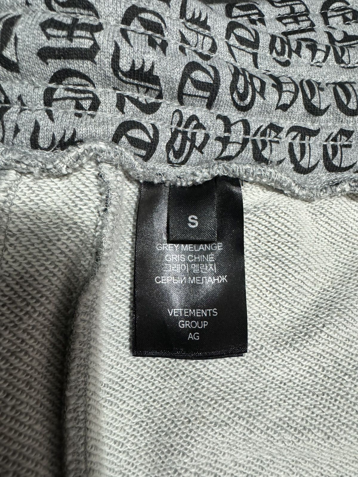Vetements Vetements Gothic Monogram Sweatpants Size S Size US 32 / EU 48 - 8 Thumbnail