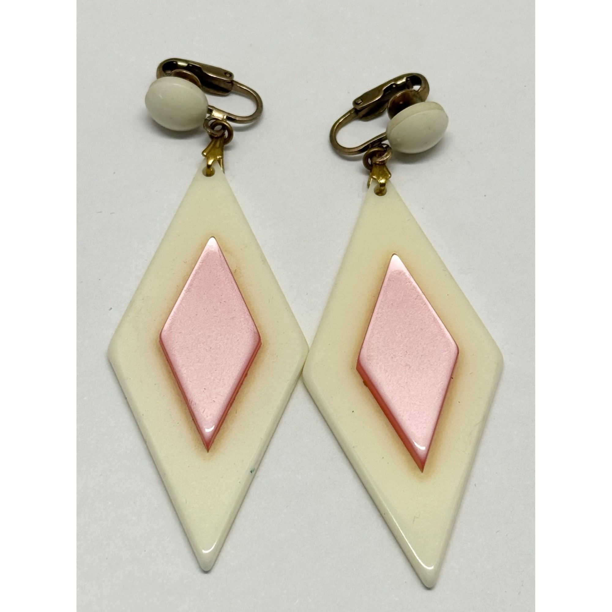 Vintage pink plastic dangle drop earrings