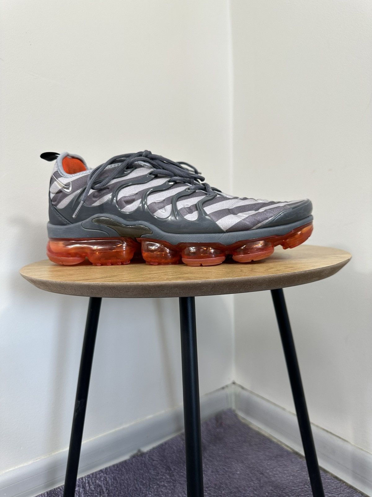 Nike Nike Air VaporMax Plus Wolf Grey Striped Sneakers Shoes Size US 12 / EU 45 - 4 Thumbnail