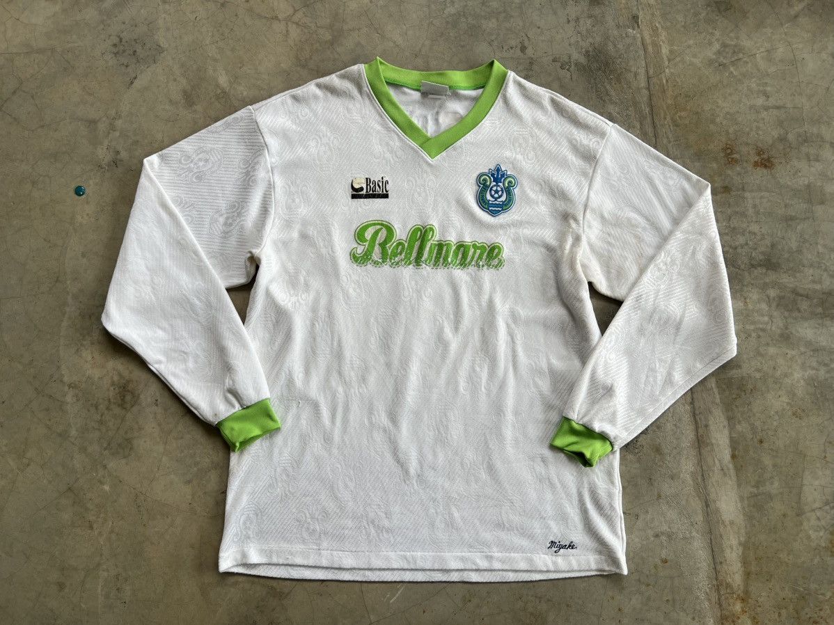 Japanese Brand 90’s Bellmare Hiratsuka Japan Vintage Jersey Size US L / EU 52-54 / 3 - 2 Thumbnail