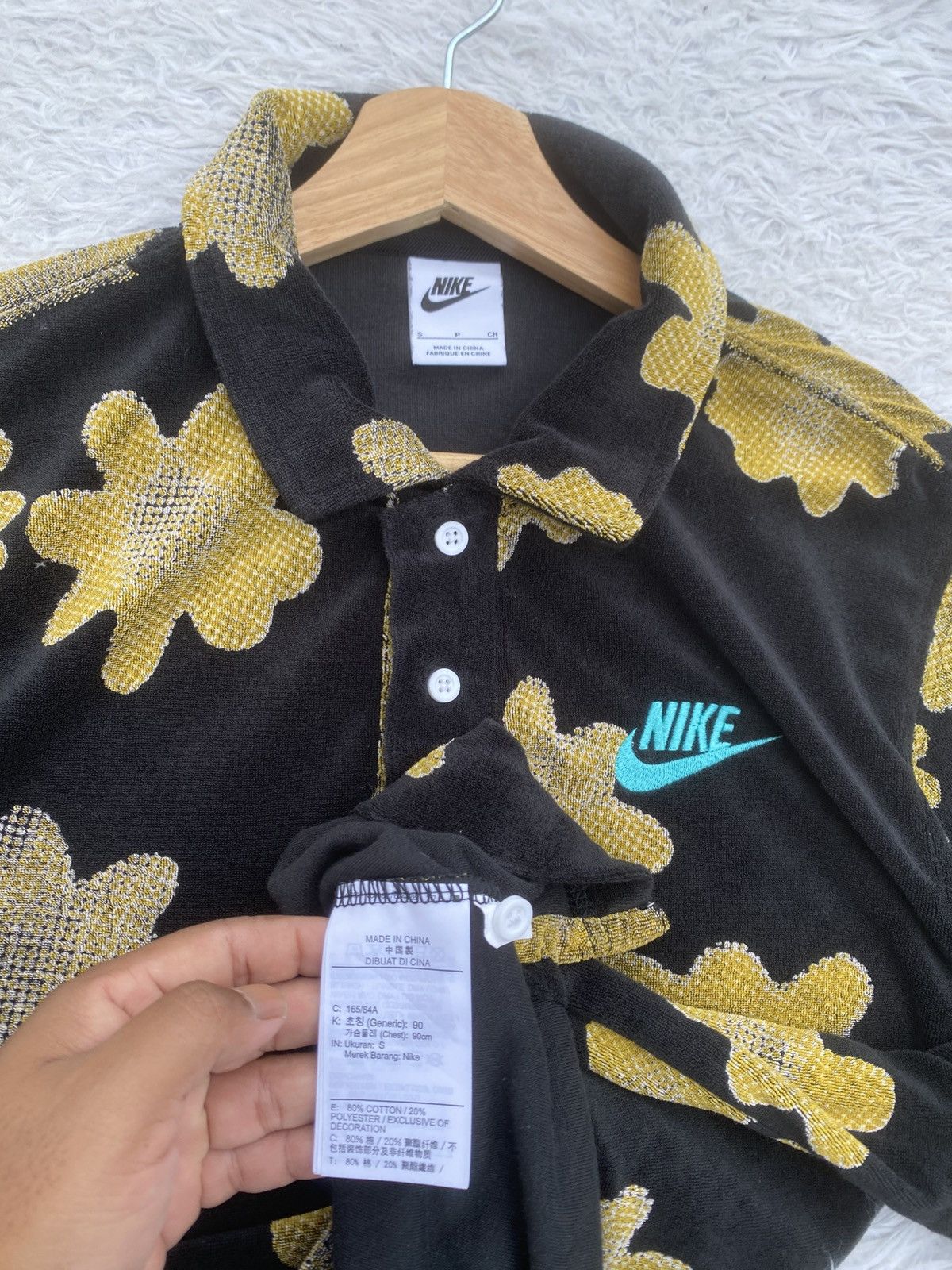 Nike Rare Nike Sportswear Men's Black Allover Flower Polo Shirt Size US M / EU 48-50 / 2 - 8 Thumbnail