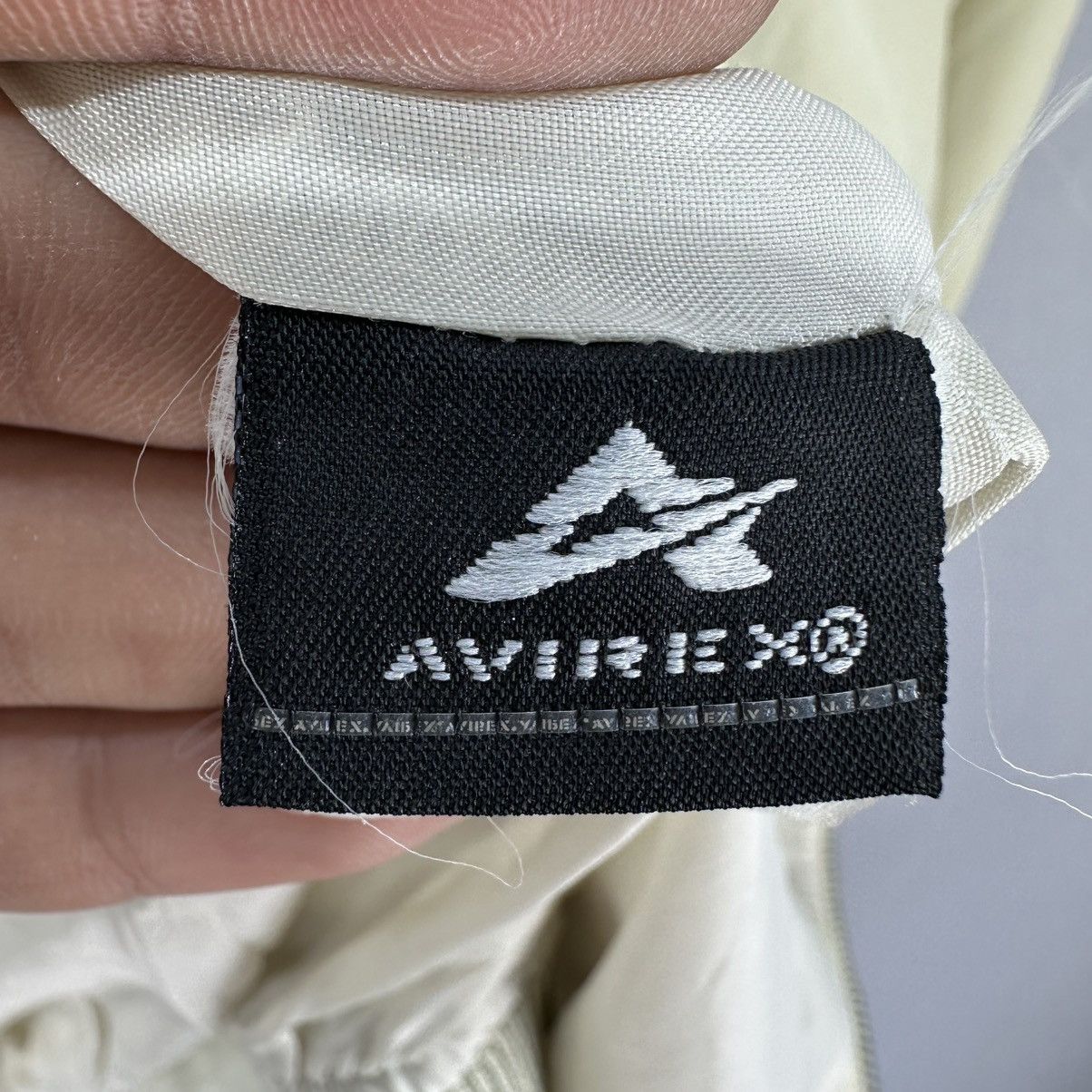 Avirex Vintage Avirex Souvenir Bomber Jacket Embroidery Japan Map Size US L / EU 52-54 / 3 - 20 Thumbnail