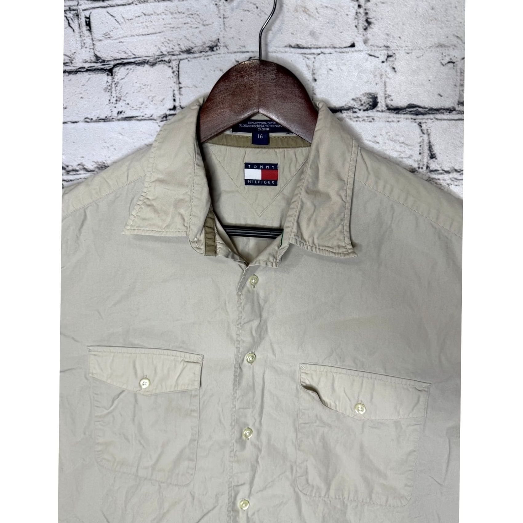 Tommy Hilfiger Tommy Hilfiger Mens Beige Short Sleeve Button Up Shirt Size 16 Classic Fit Shirt Men Beige Short Sleeve Button-Up Casual Workwear Hawaiian 90s? Size US L / EU 52-54 / 3 - 2 Thumbnail