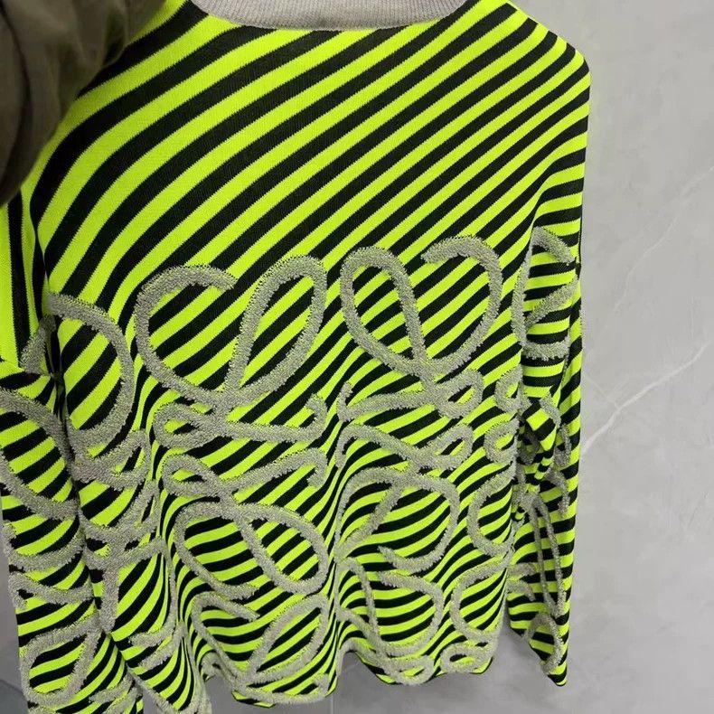 Loewe LOEWE Relief full Logo knitted hoodie Size XS / US 0-2 / IT 36-38 - 3 Thumbnail