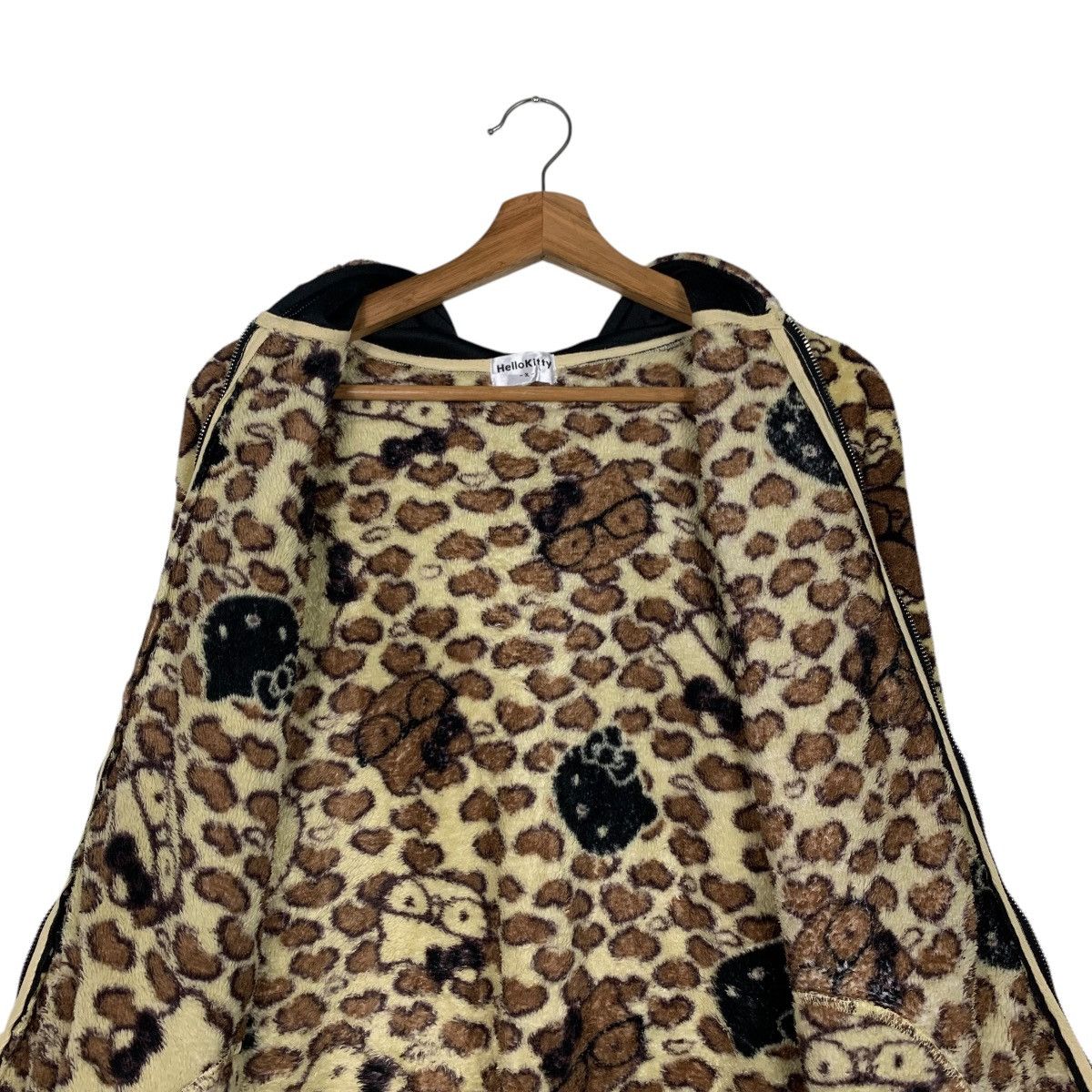 Japanese Brand HELLO KITTY Fullprint Zipper Hoodies Sweatshirt #2017-C87 Size L / US 10 / IT 46 - 14 Thumbnail