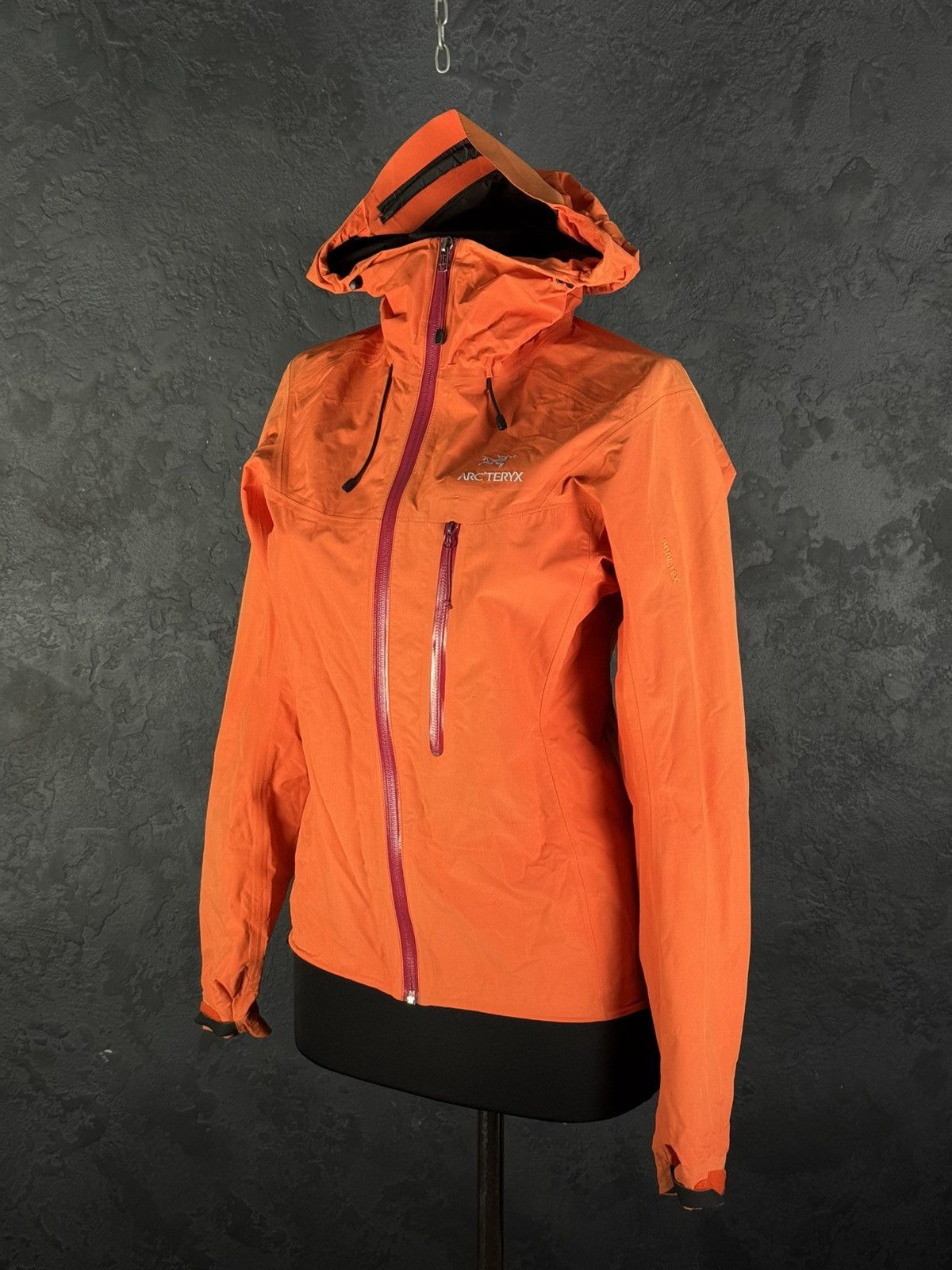 Arc'teryx Vintage Arc'teryx Alpha SI Goretex Jacket Size S / US 4 / IT 40 - 1 Thumbnail