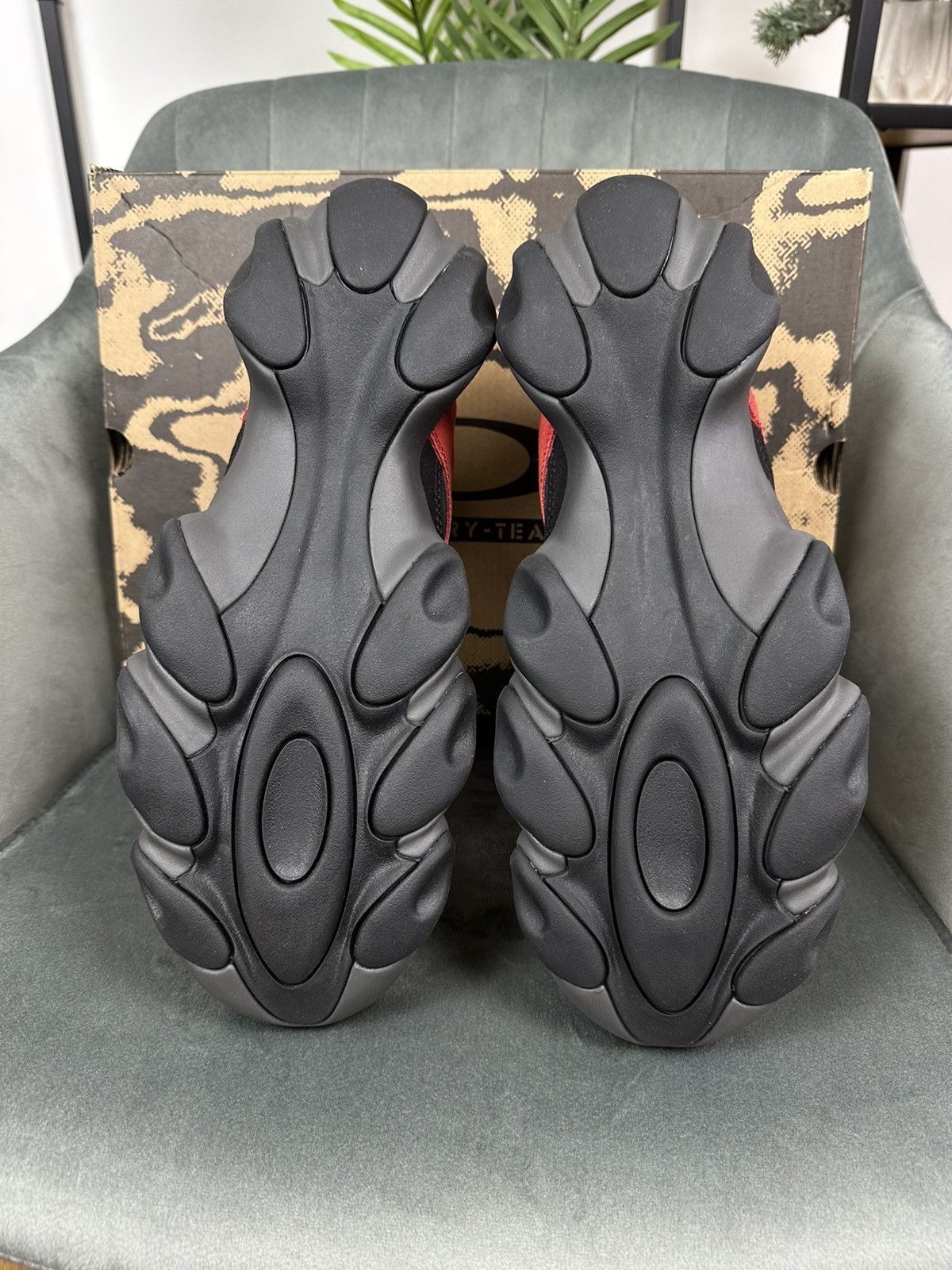 Brain Dead × Oakley NEW Oakley x Brain Dead Factory Team Flesh Sandal Lava/Black Size US 9.5 / EU 42-43 - 9 Thumbnail