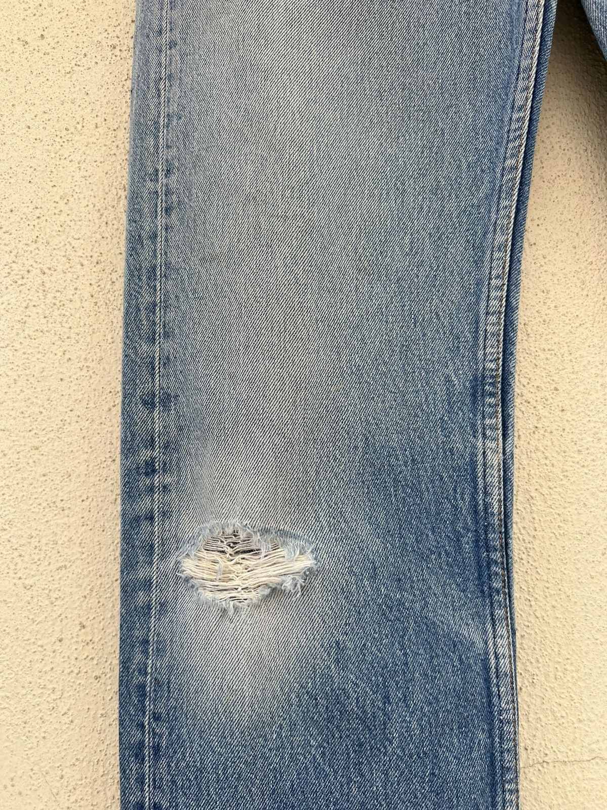 Levi's Vintage 80s Levi’s 501 Distressed Faded Blue Denim Jeans Size US 30 / EU 46 - 9 Thumbnail