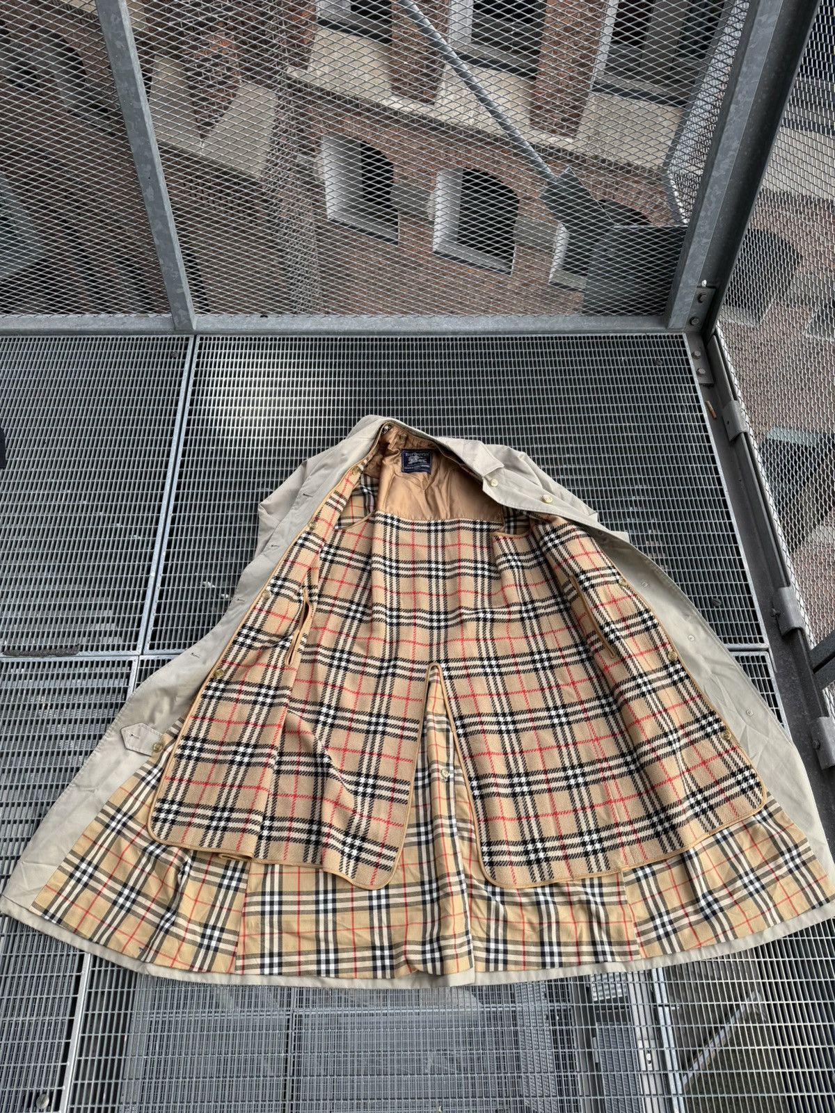 Burberry Burberrys Nova Check Insulated Trench Coat Size US XL / EU 56 / 4 - 9 Thumbnail
