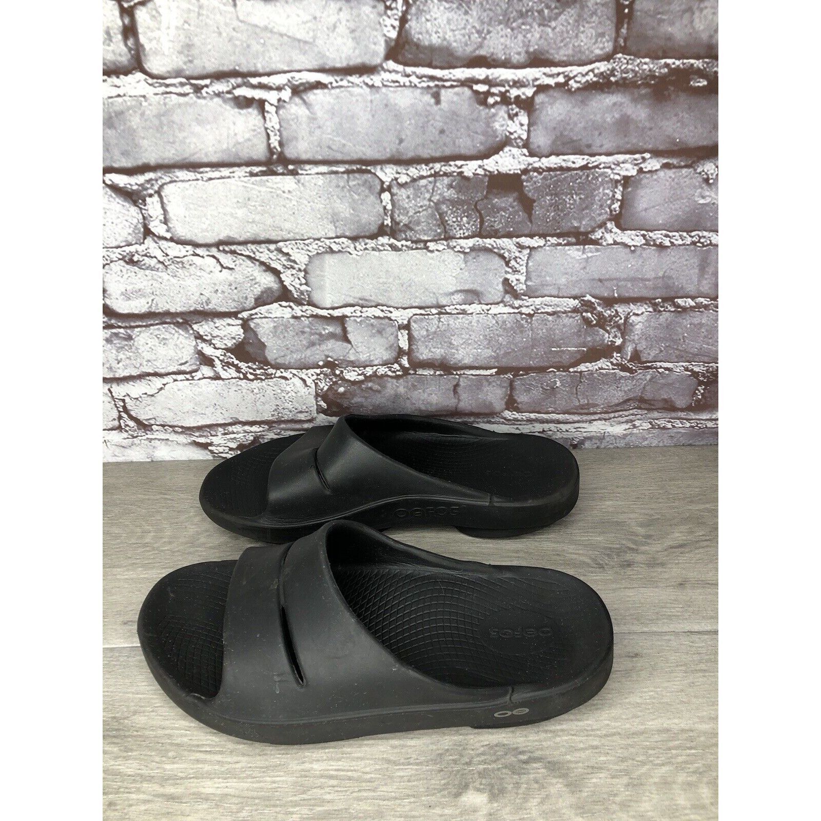Other OOFOS Black Rubber Lightweight Recovery Slides Sandals Women Size US 10 / IT 40 - 11 Thumbnail