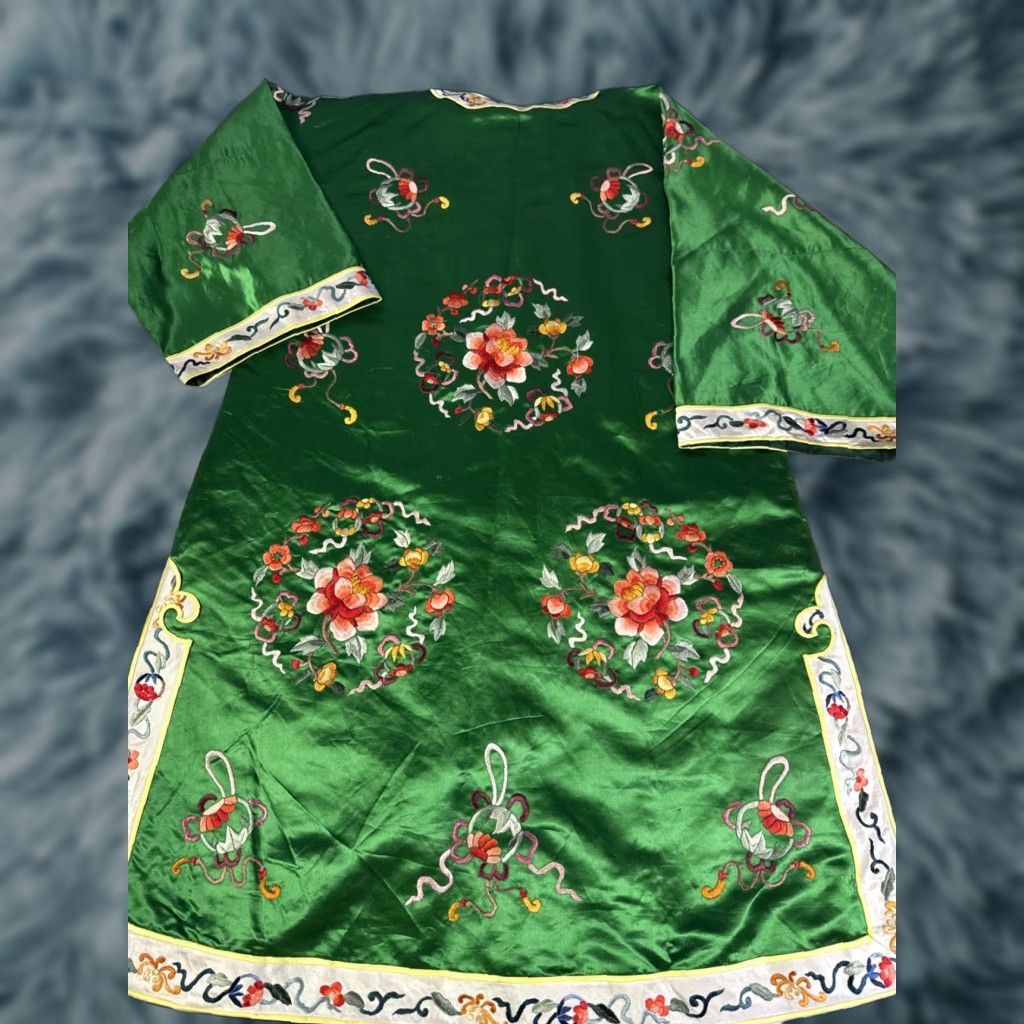 Vintage VINTAGE Golden Bee Chinese Silk Robe Embroidered Sz 10 Green Flowers Size ONE SIZE - 1 Thumbnail