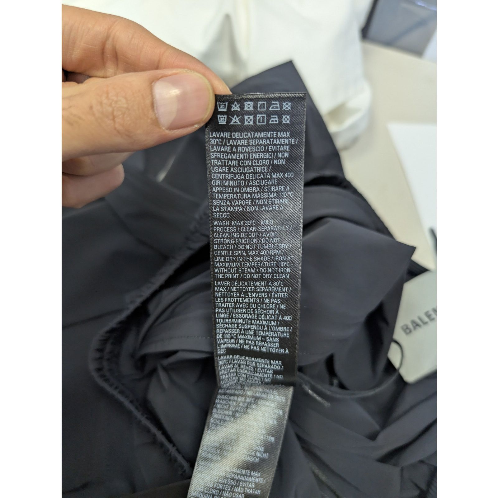Balenciaga o1rshd1 Activewear Track Pants in Black Size US 32 / EU 48 - 19 Thumbnail